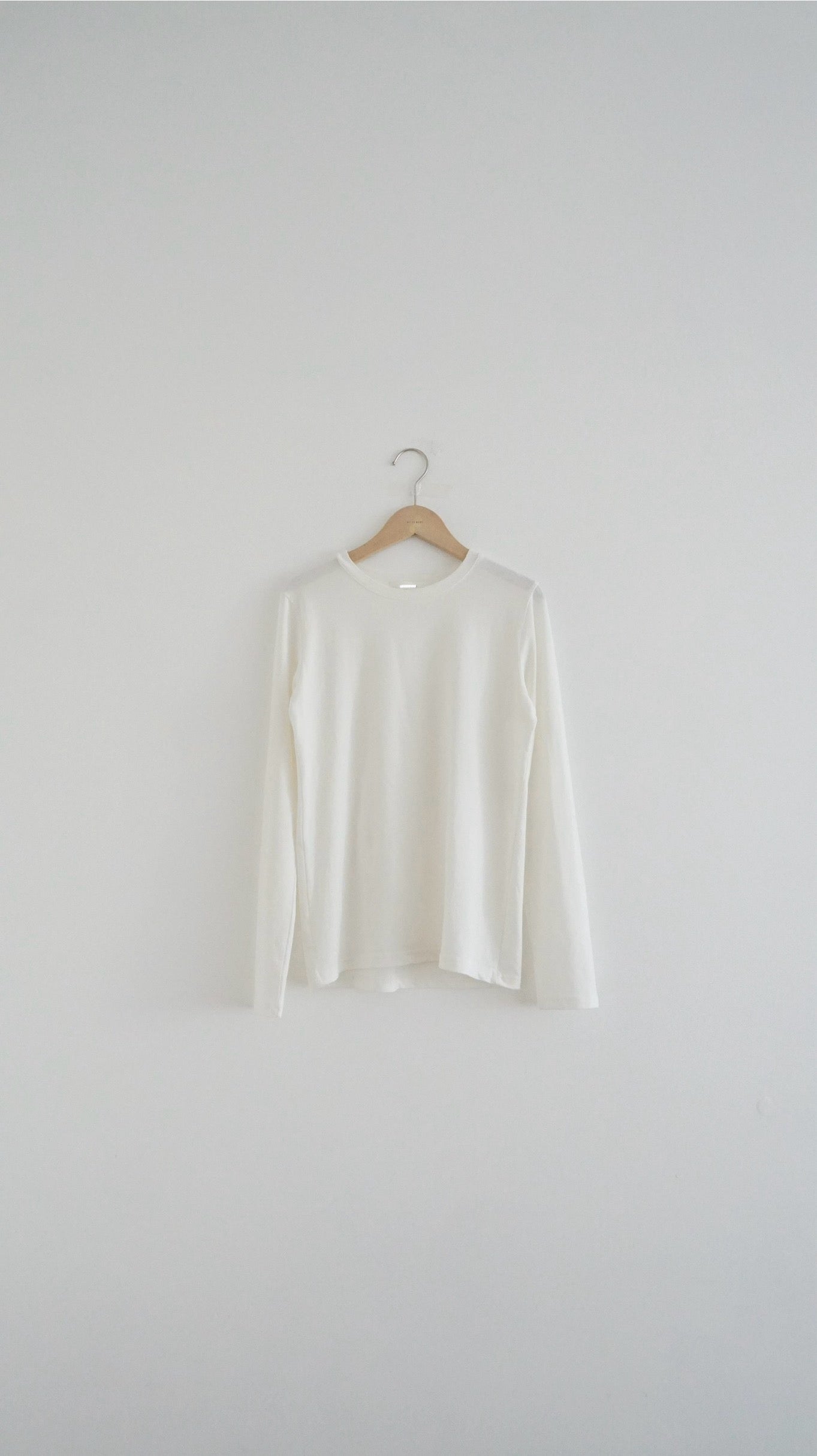 turtle-neck inner shirt in white (pre-order)