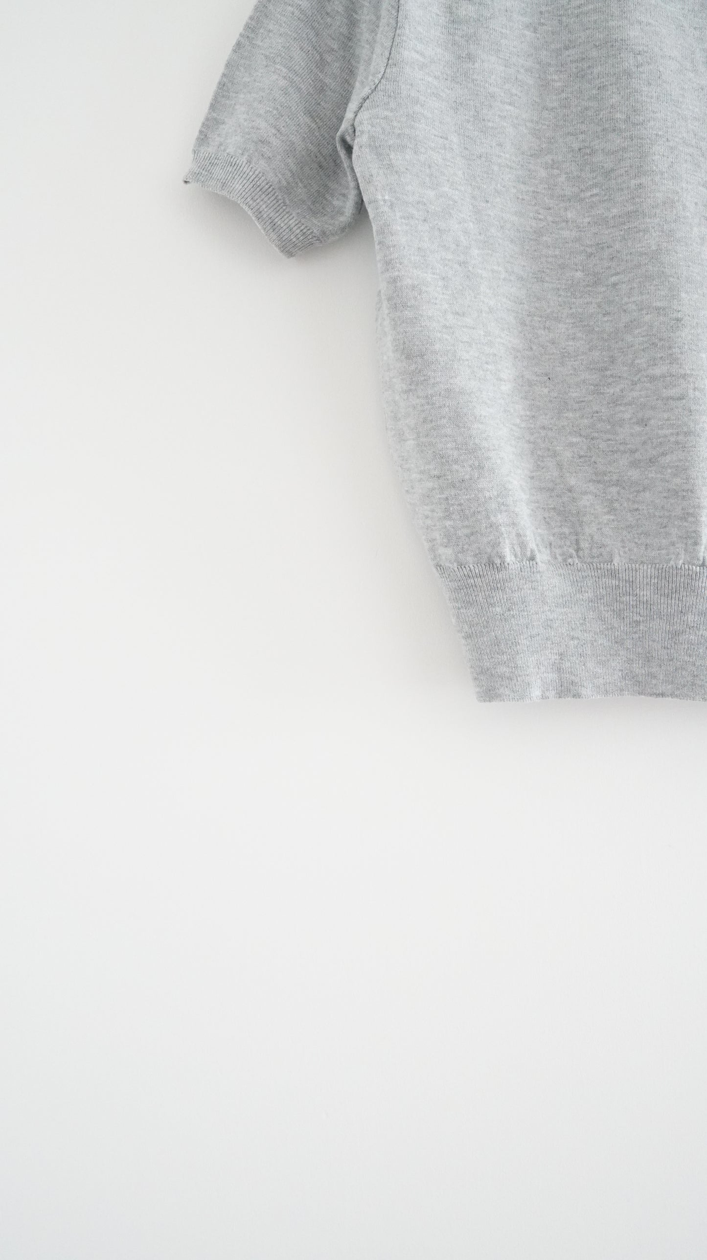 classic light knit top in grey