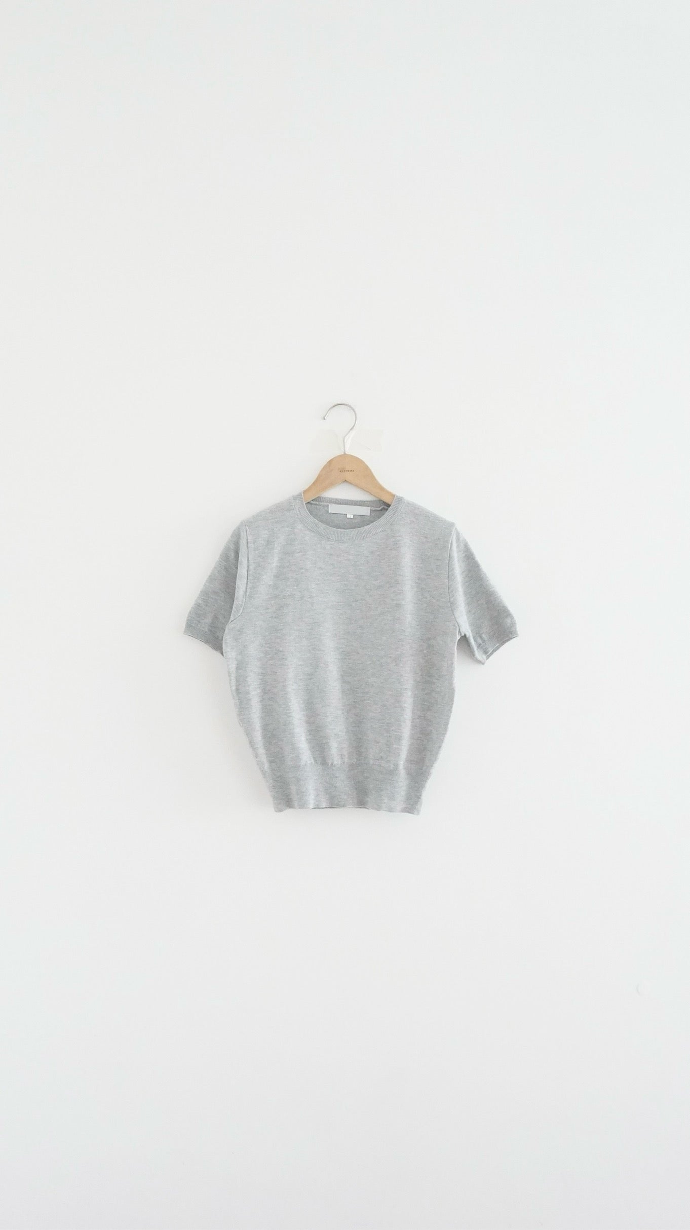 classic light knit top in grey
