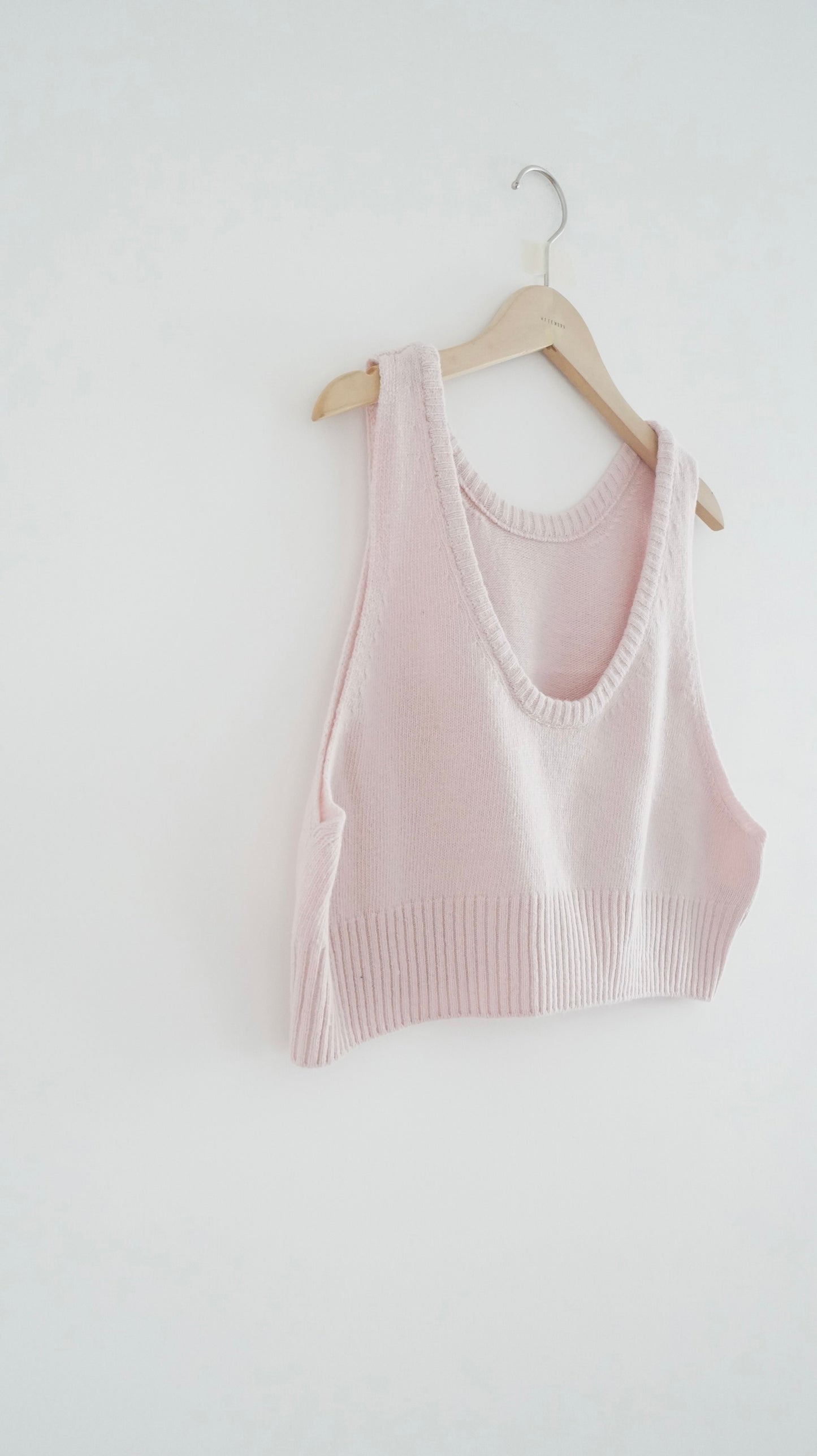 oversized knit vest in chalk pink ( pre-order )