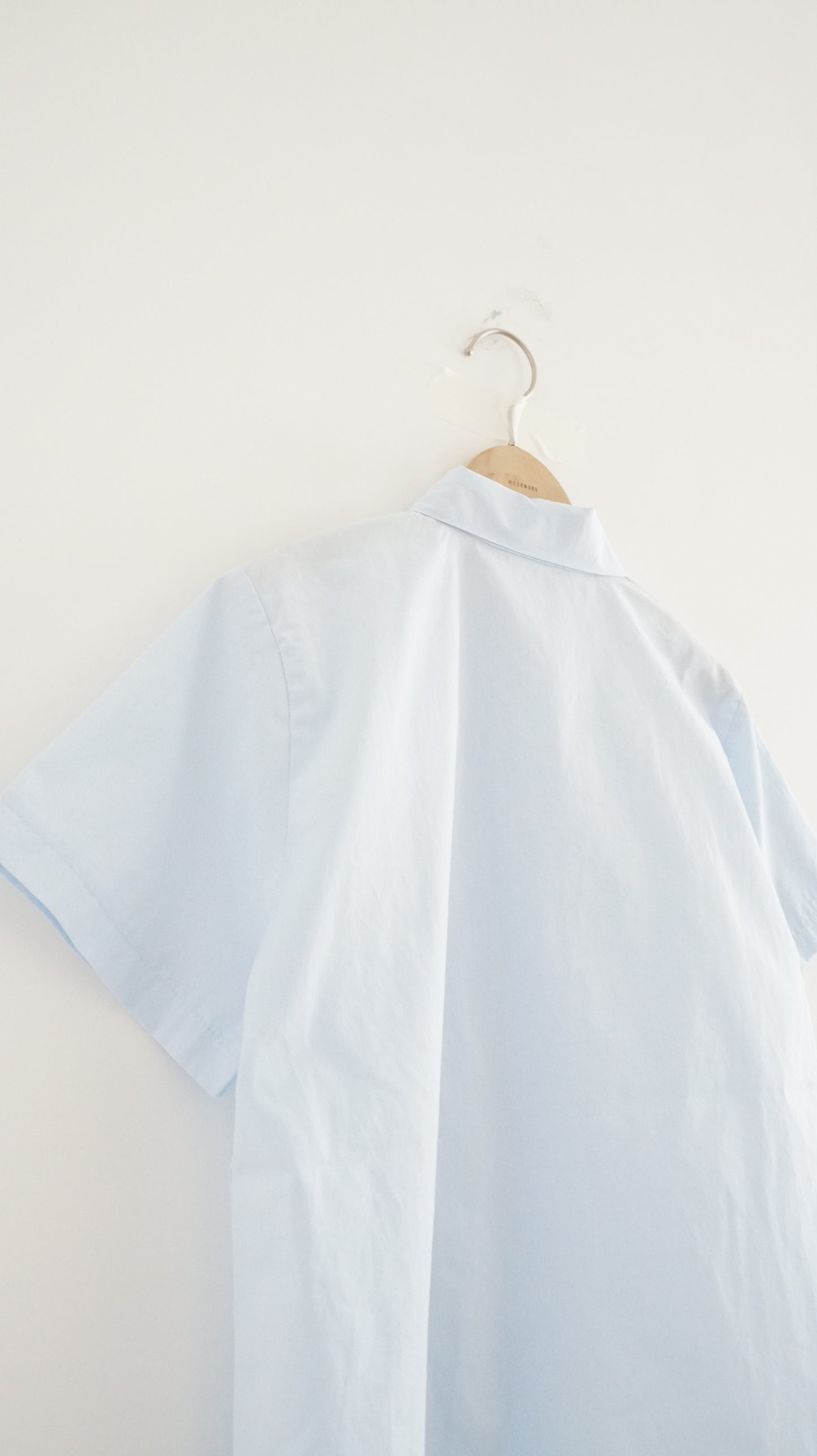 basic light shirt in baby blue (pre-order)