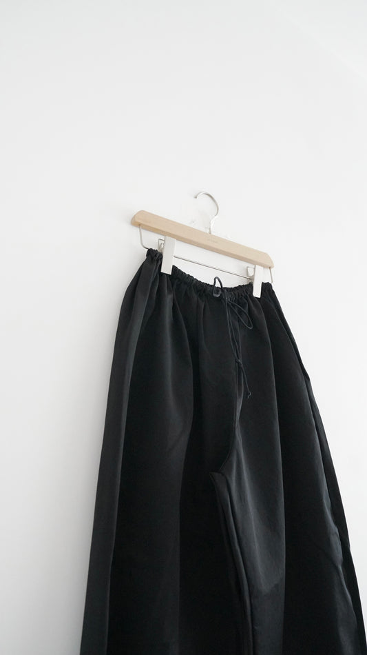 city air balloon pants in black (pre-order)