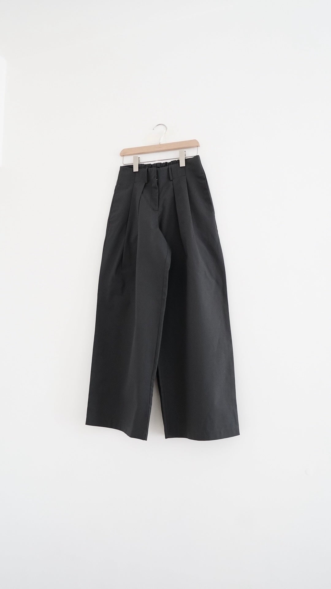 ally pleated waist trousers in (charcoal (pre-order)