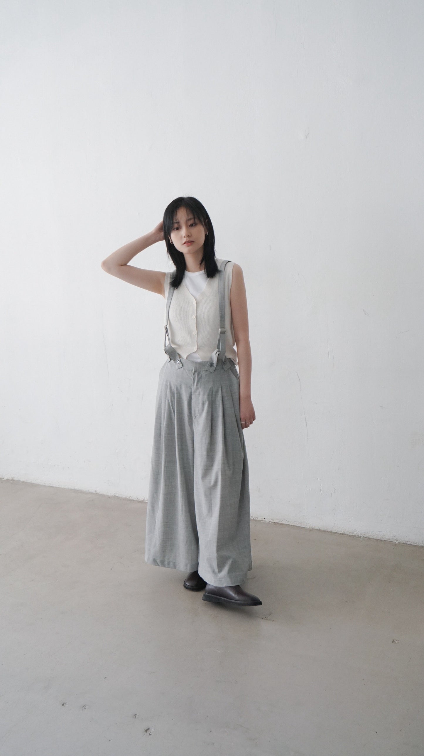 minimalist linen vest in ivory (pre-order)