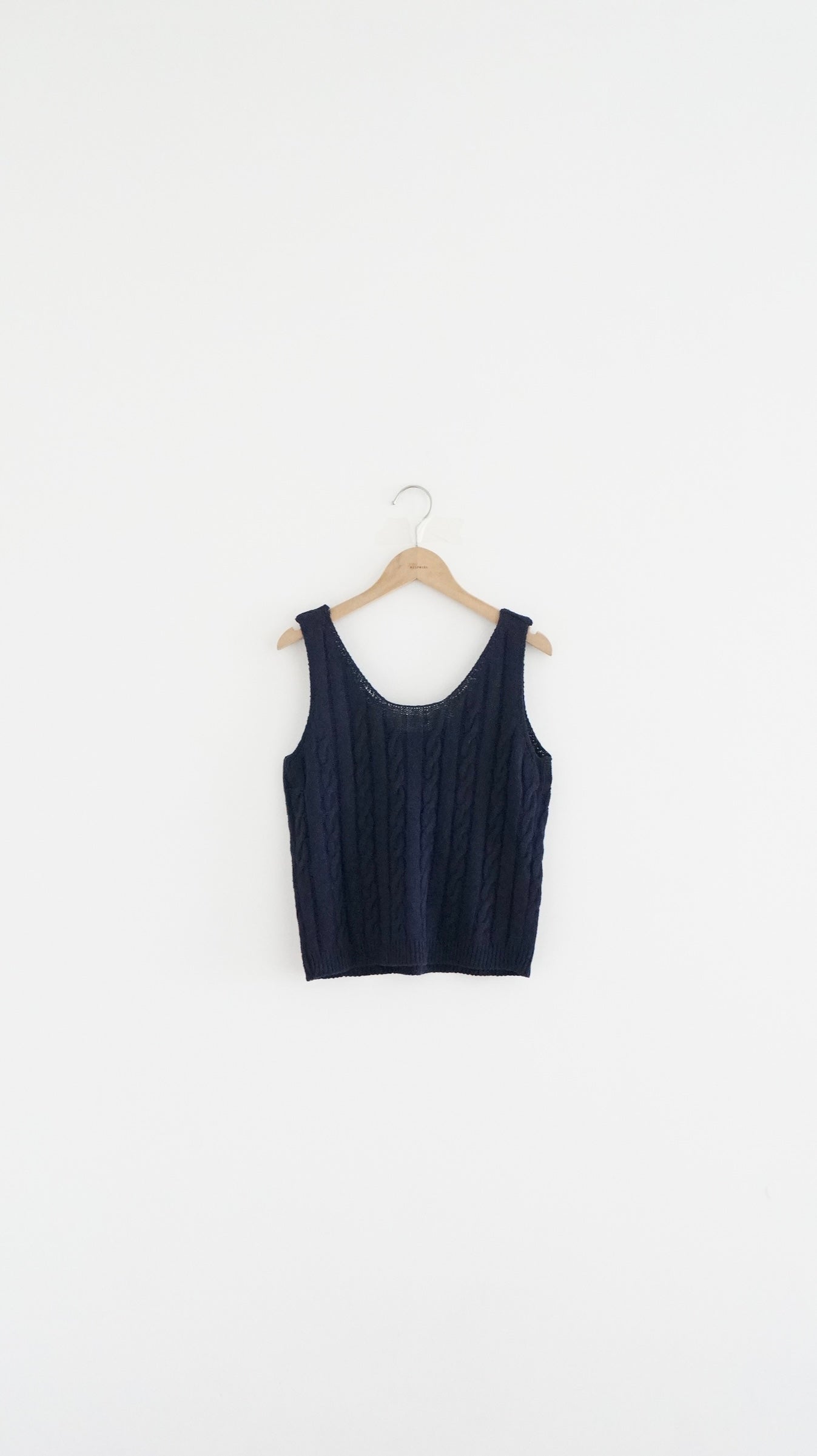 u-neck clean fit vest in navy