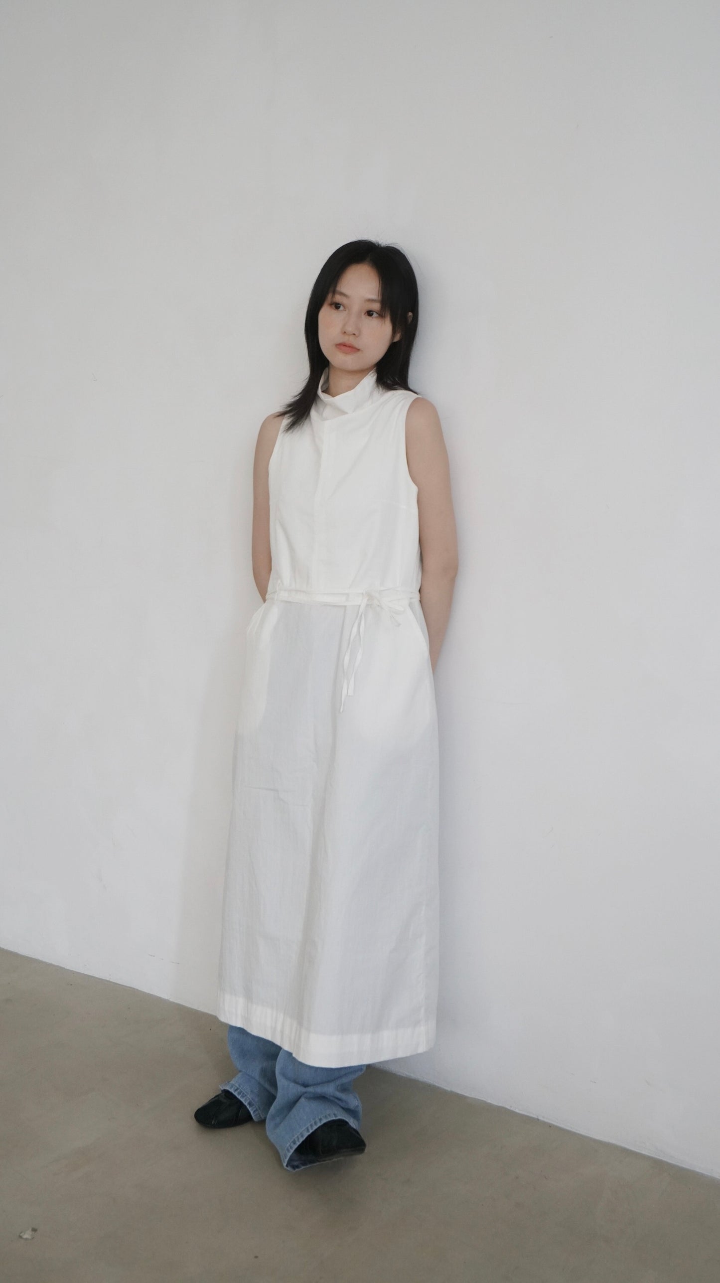 high-neck vintage dress in white