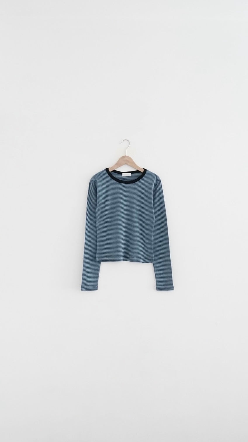 hina classic striped tee in blue (pre-order)