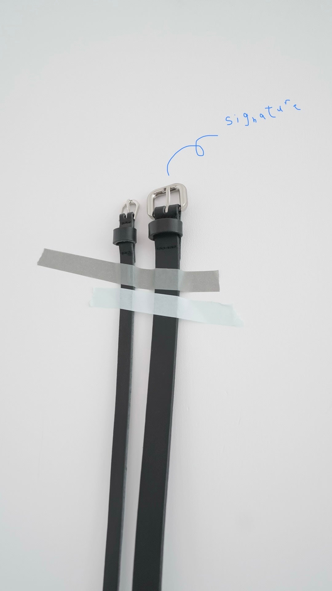 signature leather belt in black (pre-order)