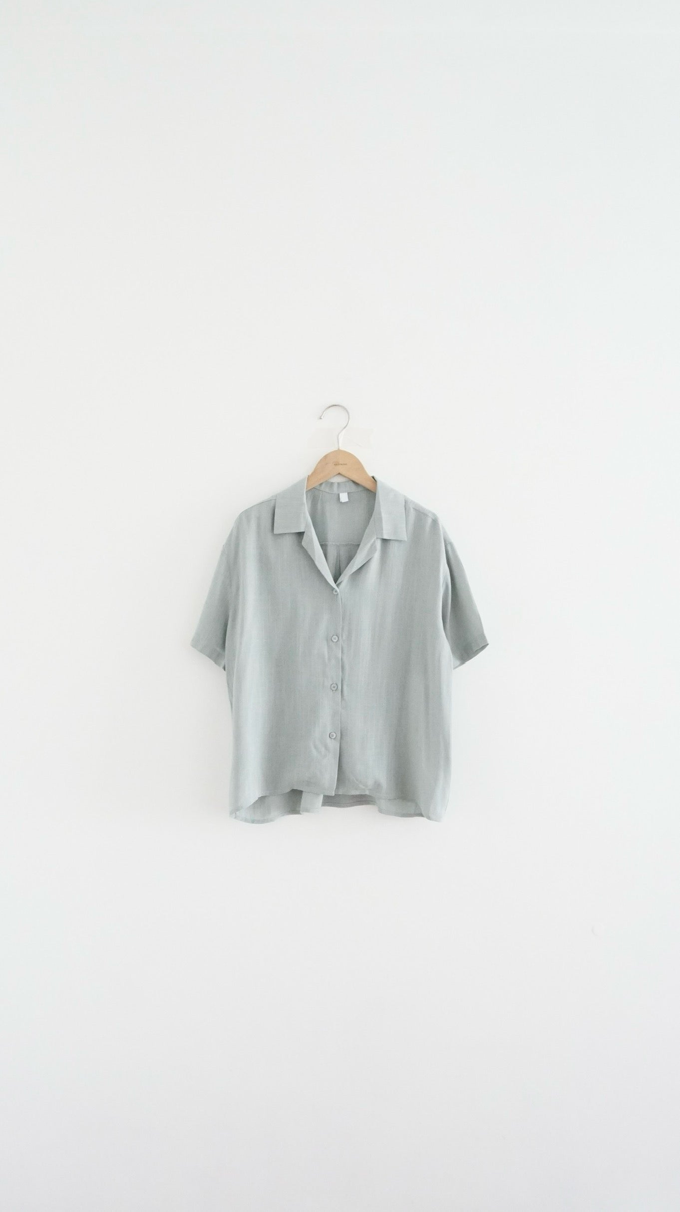 linen summer shirt in sage (pre-order)