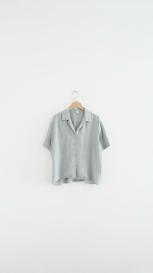linen summer shirt in sage (pre-order)