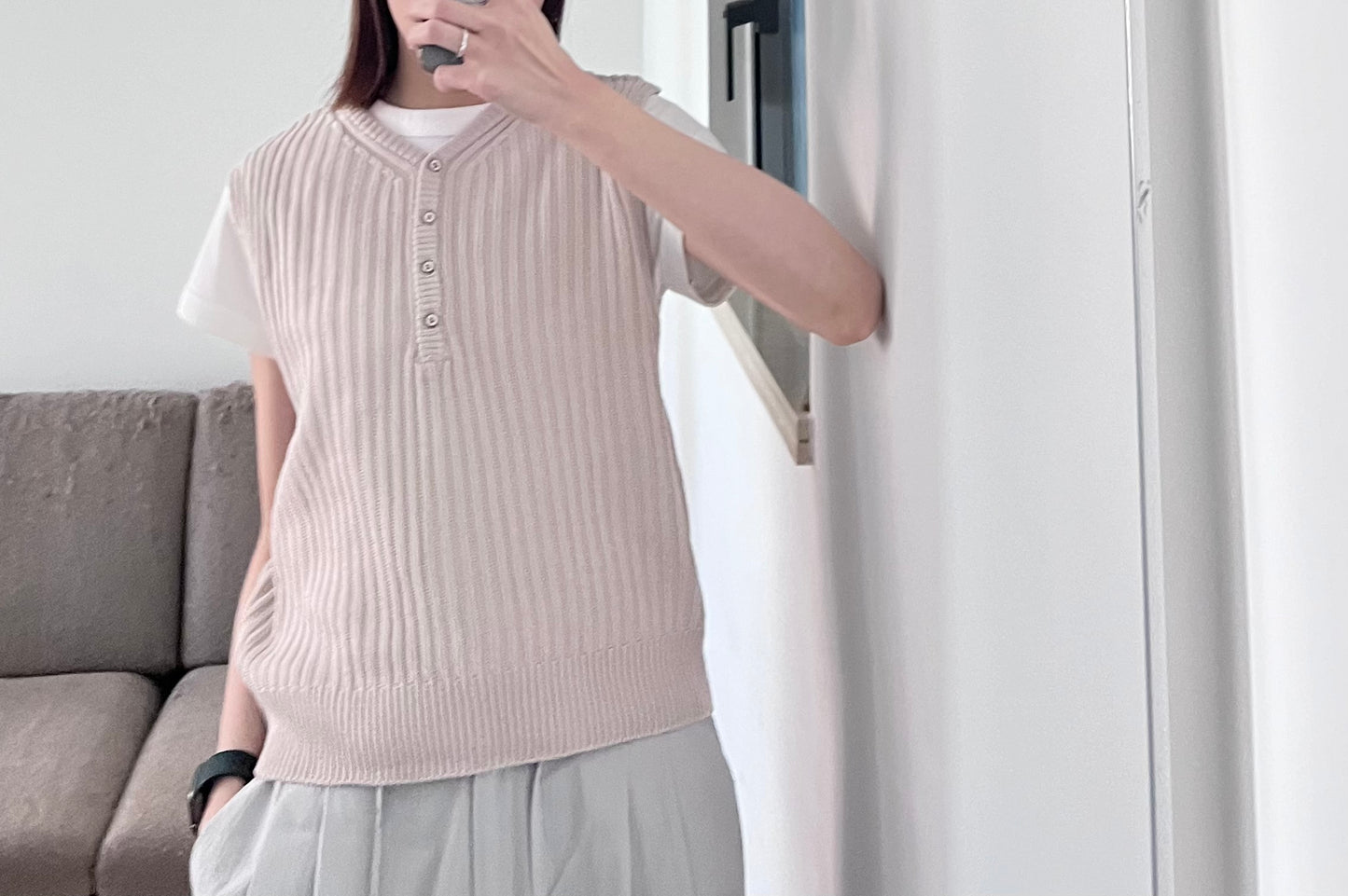 button v-neck knit tank top in beige