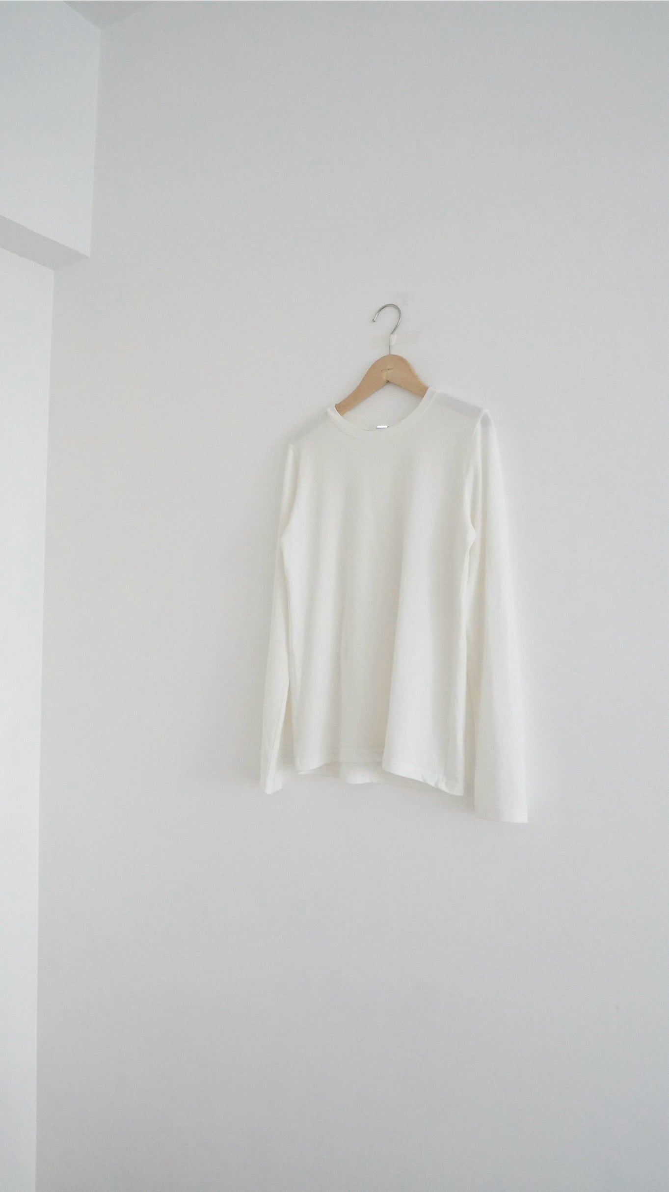 turtle-neck inner shirt in white (pre-order)