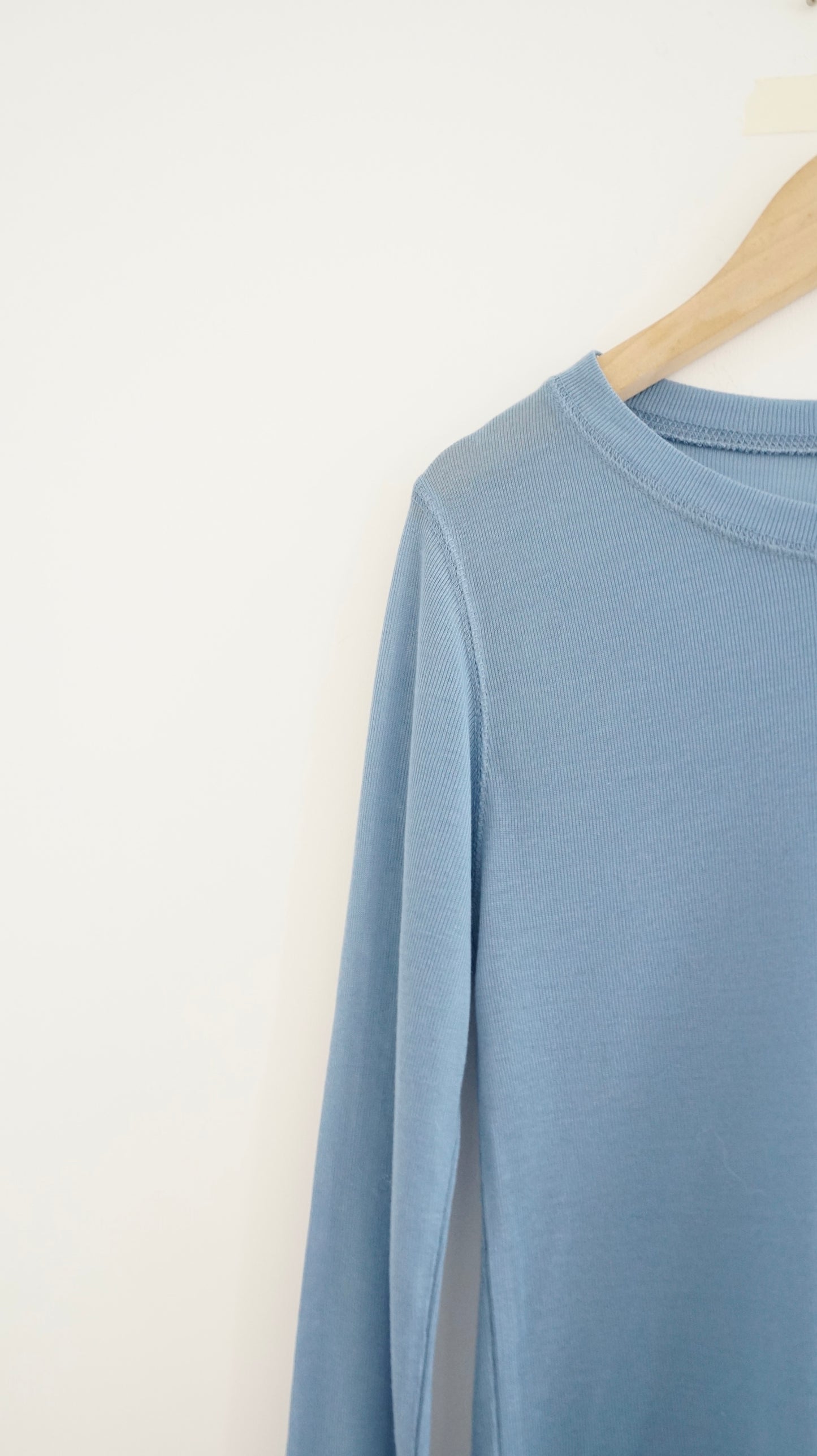 luca layering tee in blue (pre-order)