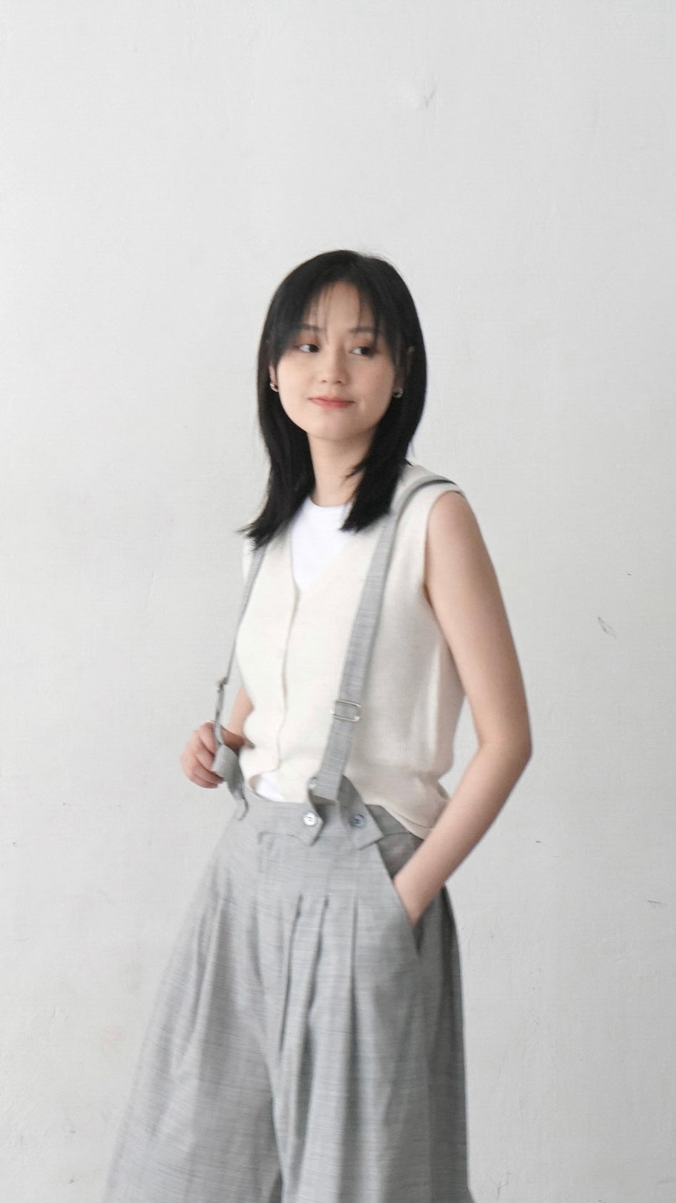 minimalist linen vest in ivory (pre-order)