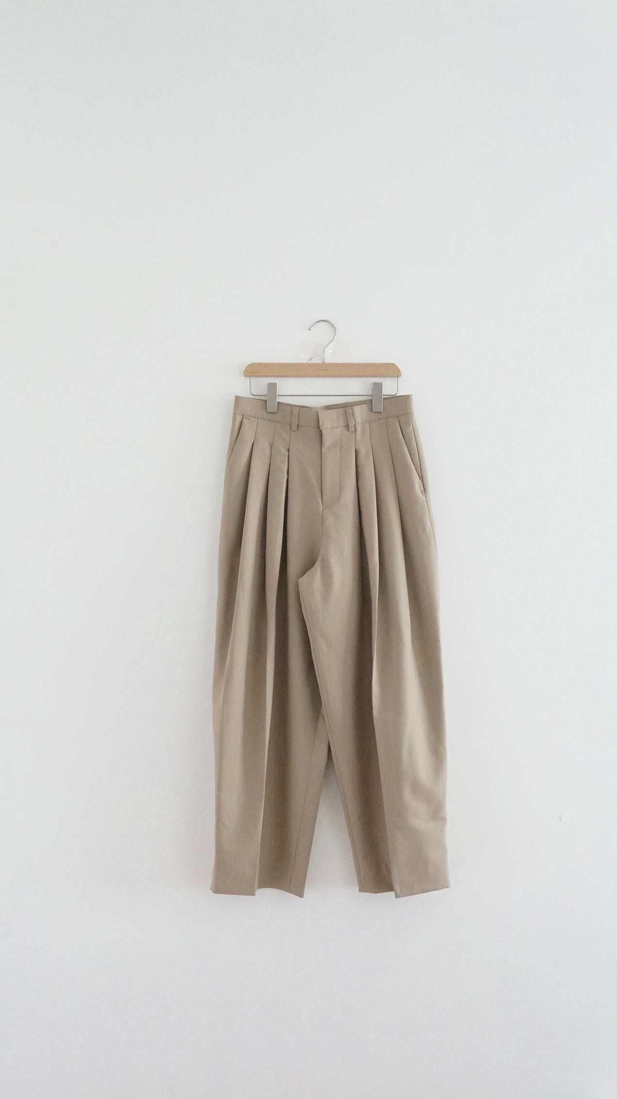lowrise mode pants in beige (pre-order)