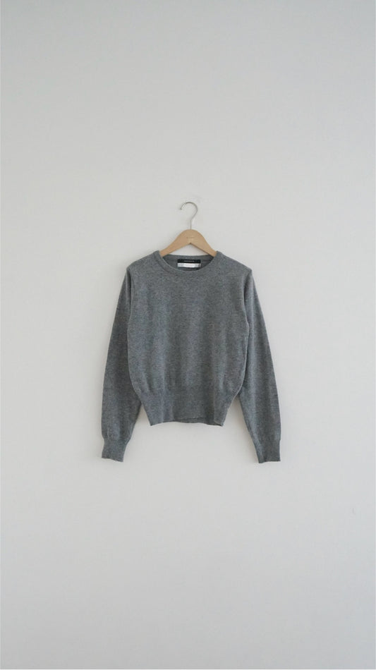 classic cashmere knit top in grey (must have) (pre-order)