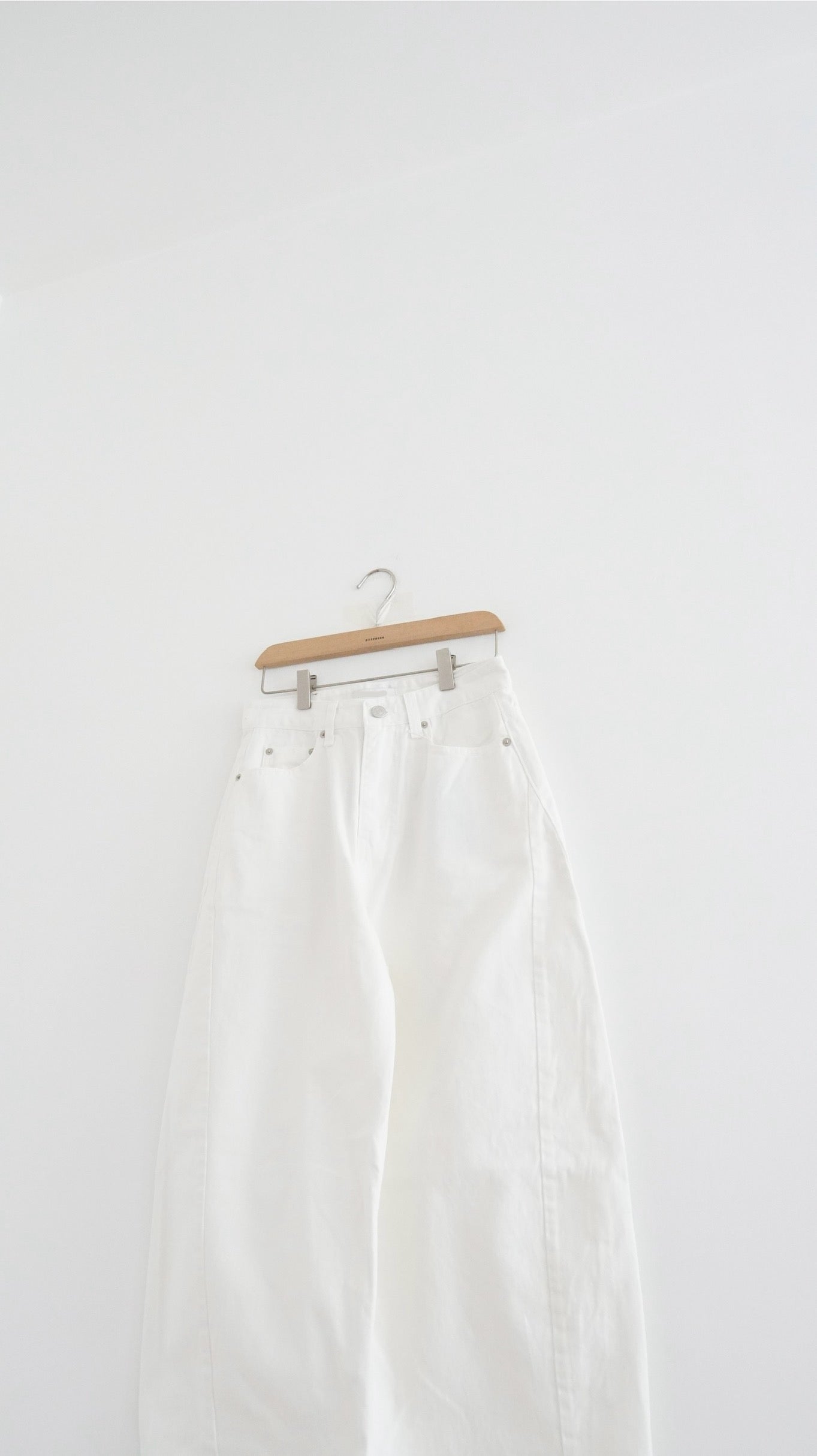 high-quality cocoon denim pants in white (S)