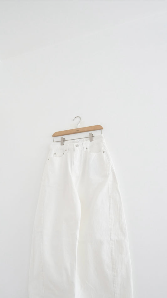 high-quality cocoon denim pants in white (S)