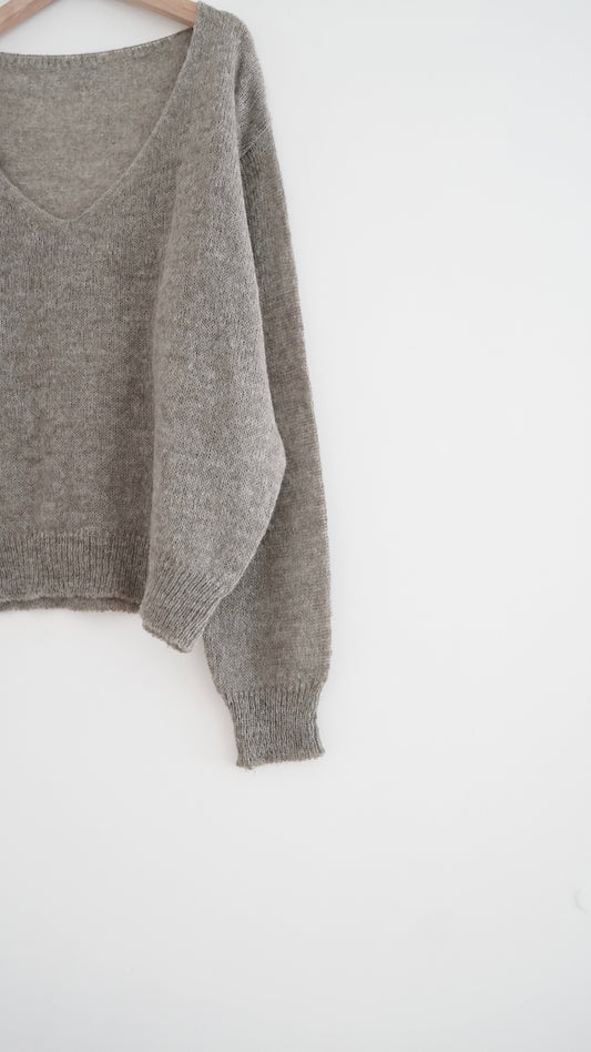atelier light v-neck sweater in grey khaki (pre-order)