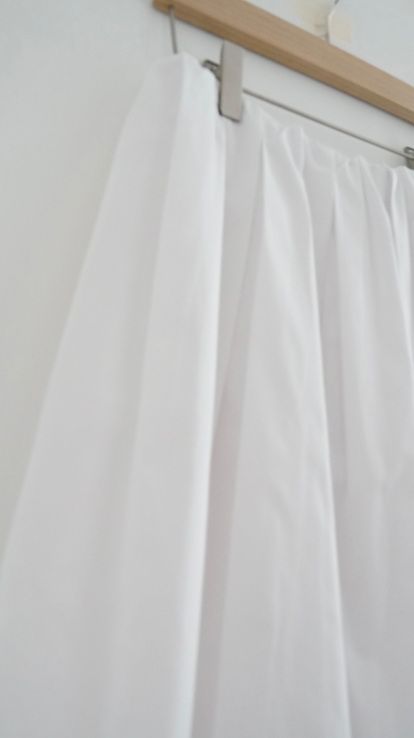 meri skirt in white ( pre-order )