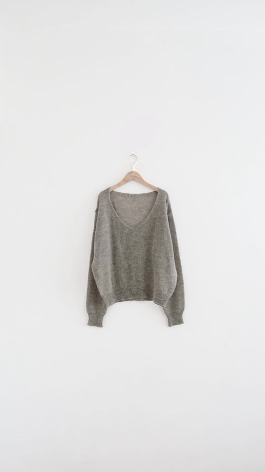 atelier light v-neck sweater in grey khaki (pre-order)