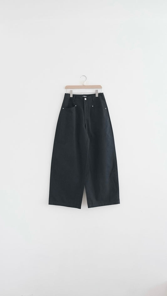 kaze curved seam wide-leg trousers in navy (pre-order)