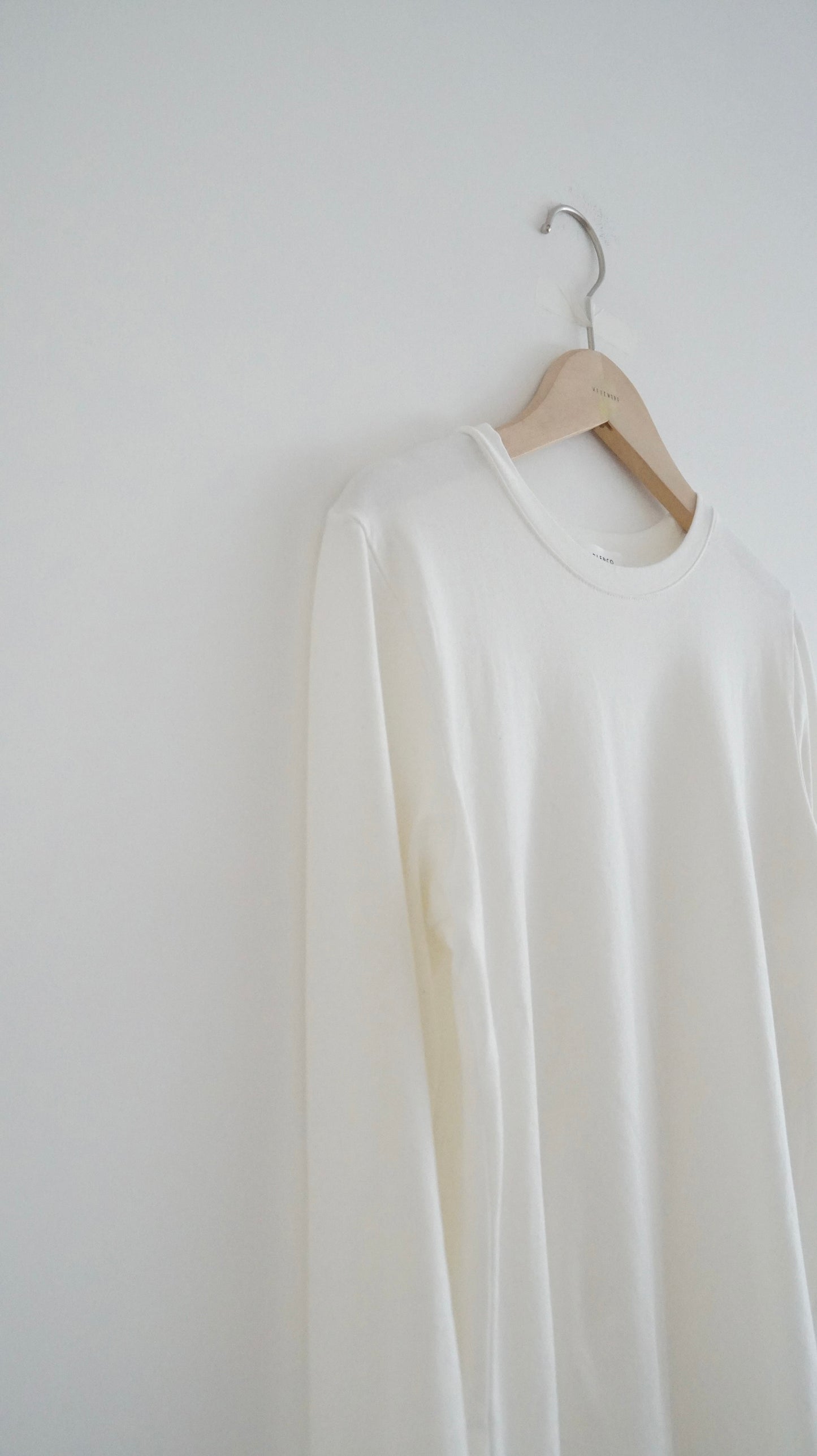 turtle-neck inner shirt in white (pre-order)