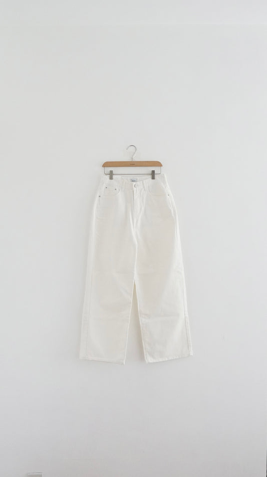 straight leg pants in white