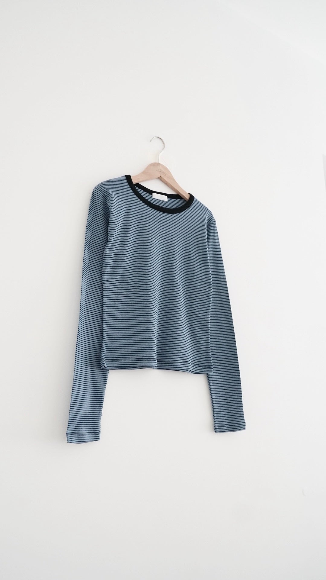 hina classic striped tee in blue (pre-order)