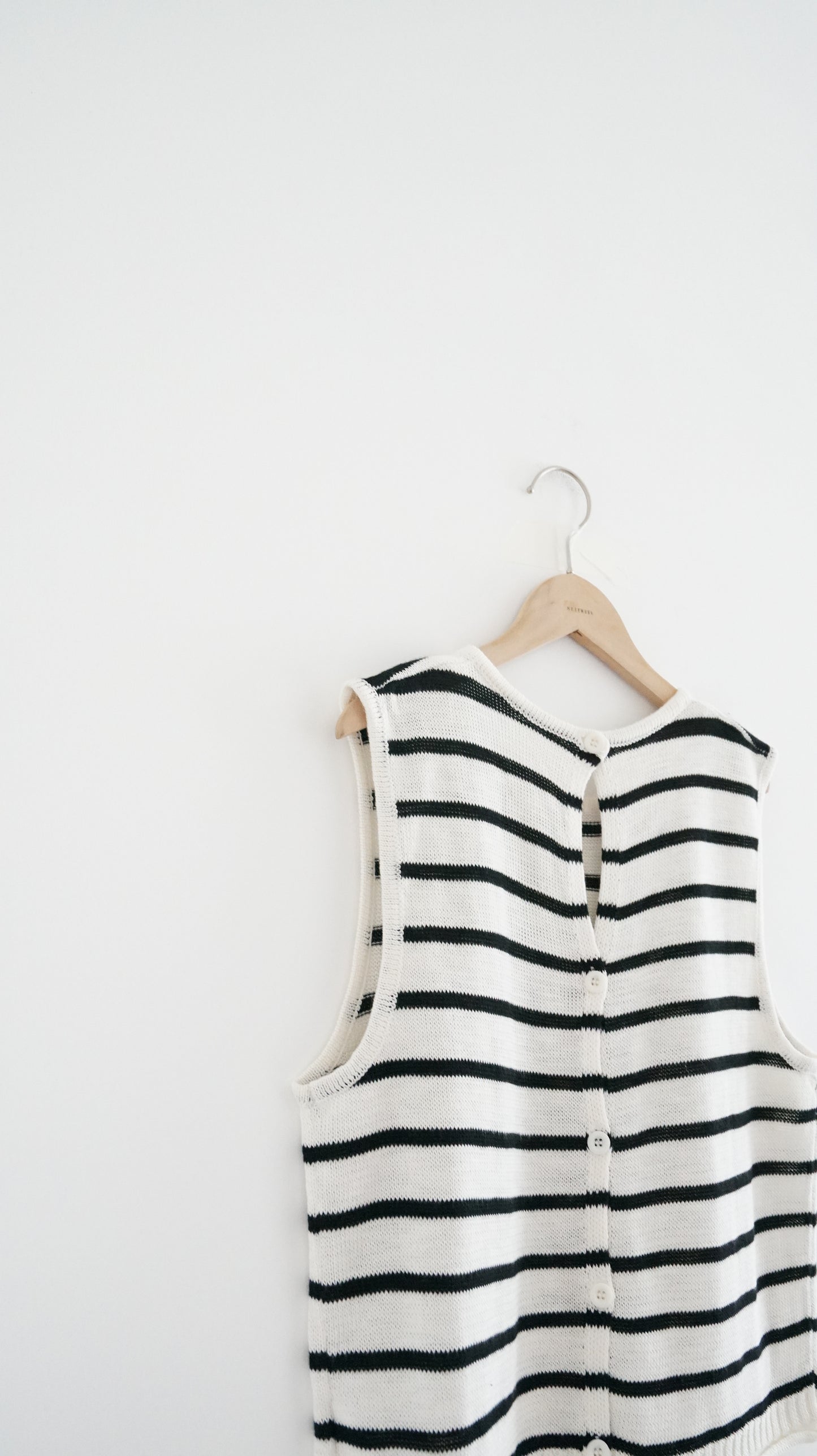 back side button linen vest in ivory (pre-order)