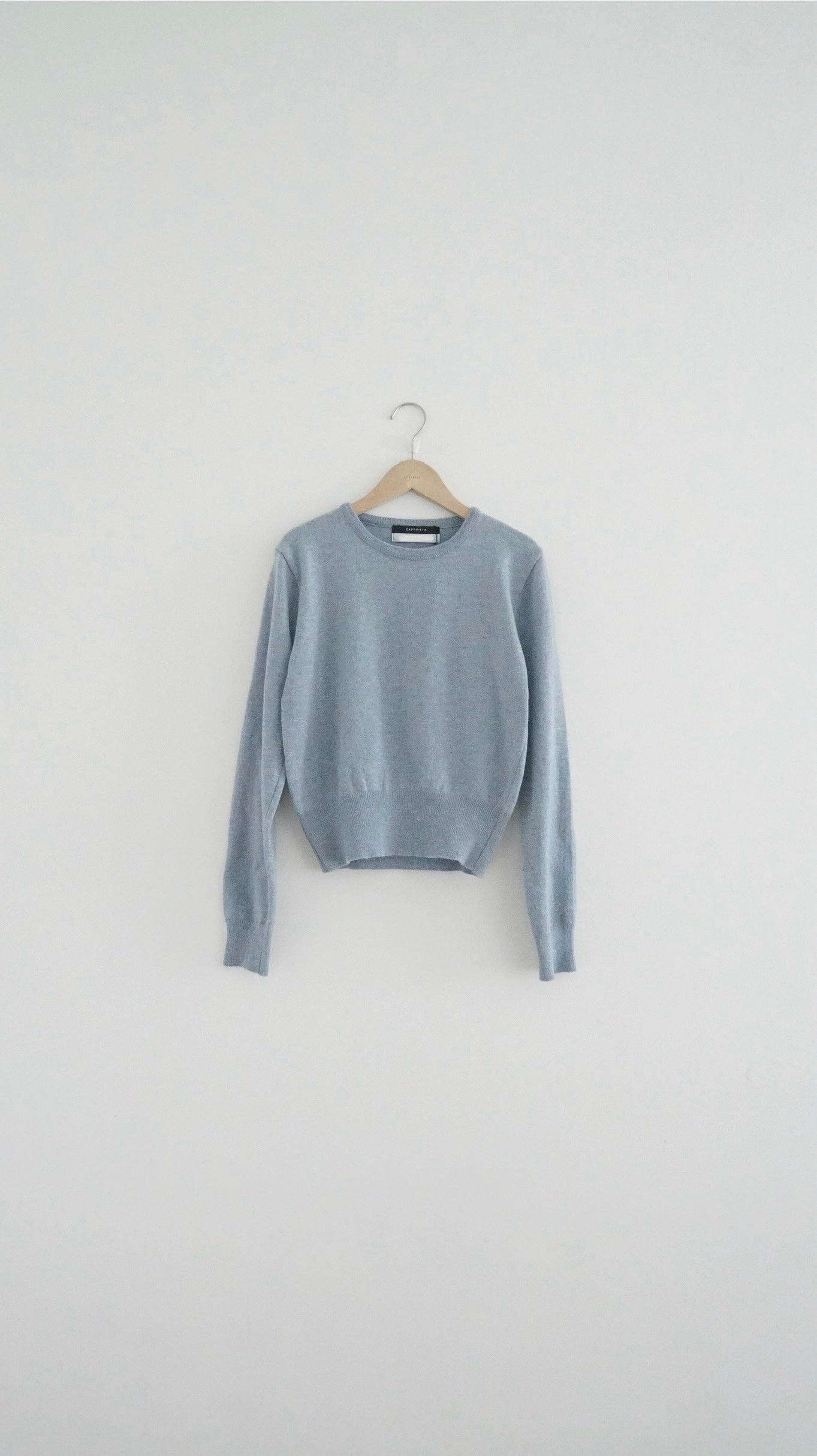 classic cashmere knit top in baby-blue (must have) (pre-order)