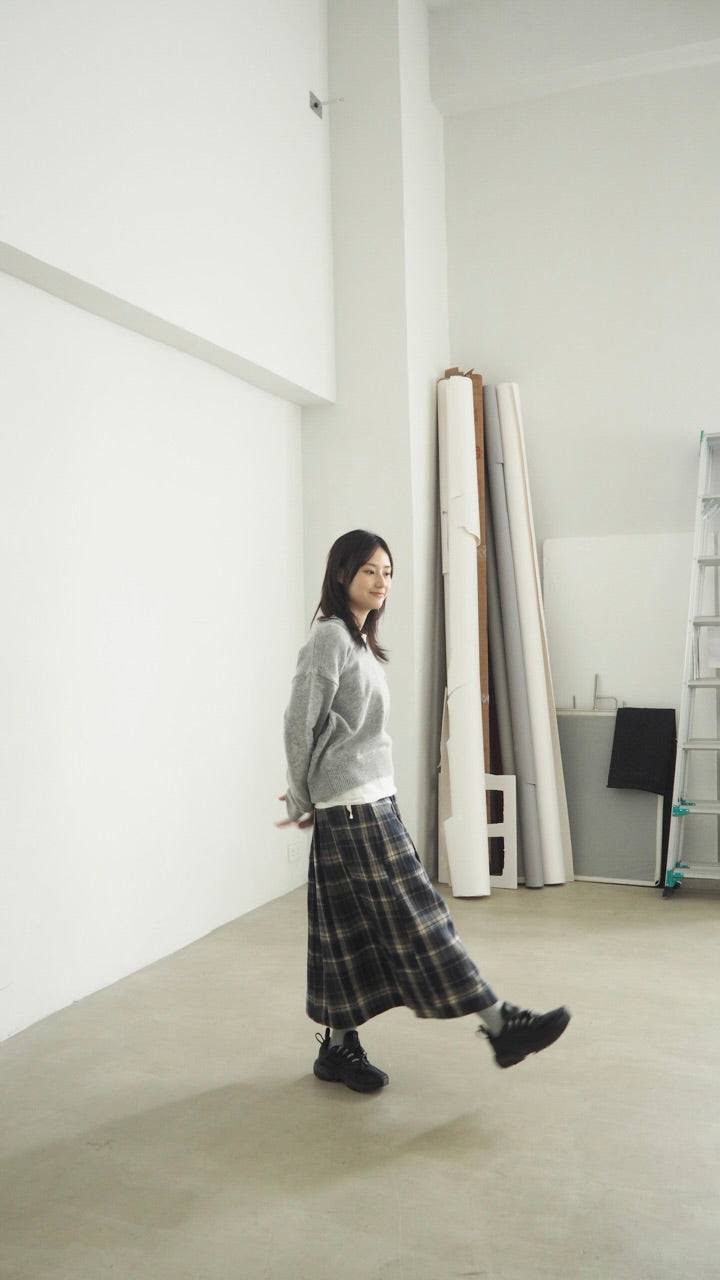 japanese style checked skirt in navy (pre-order)