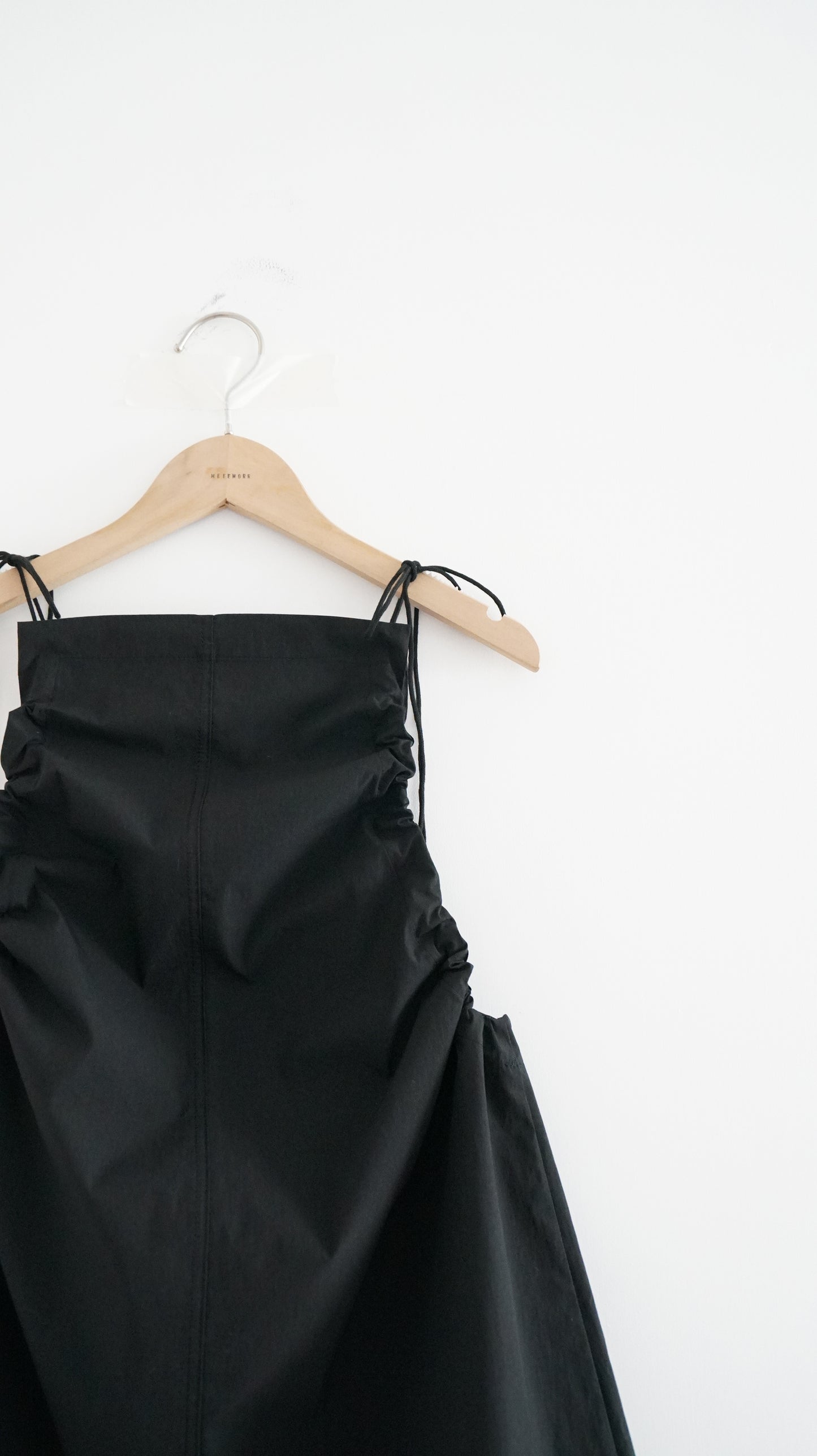 kelly high-end tank top in black (pre-order)