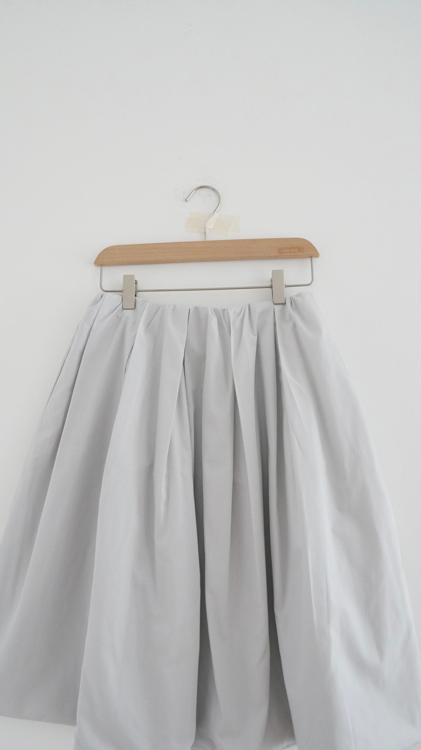 meri skirt in light grey ( pre-order )