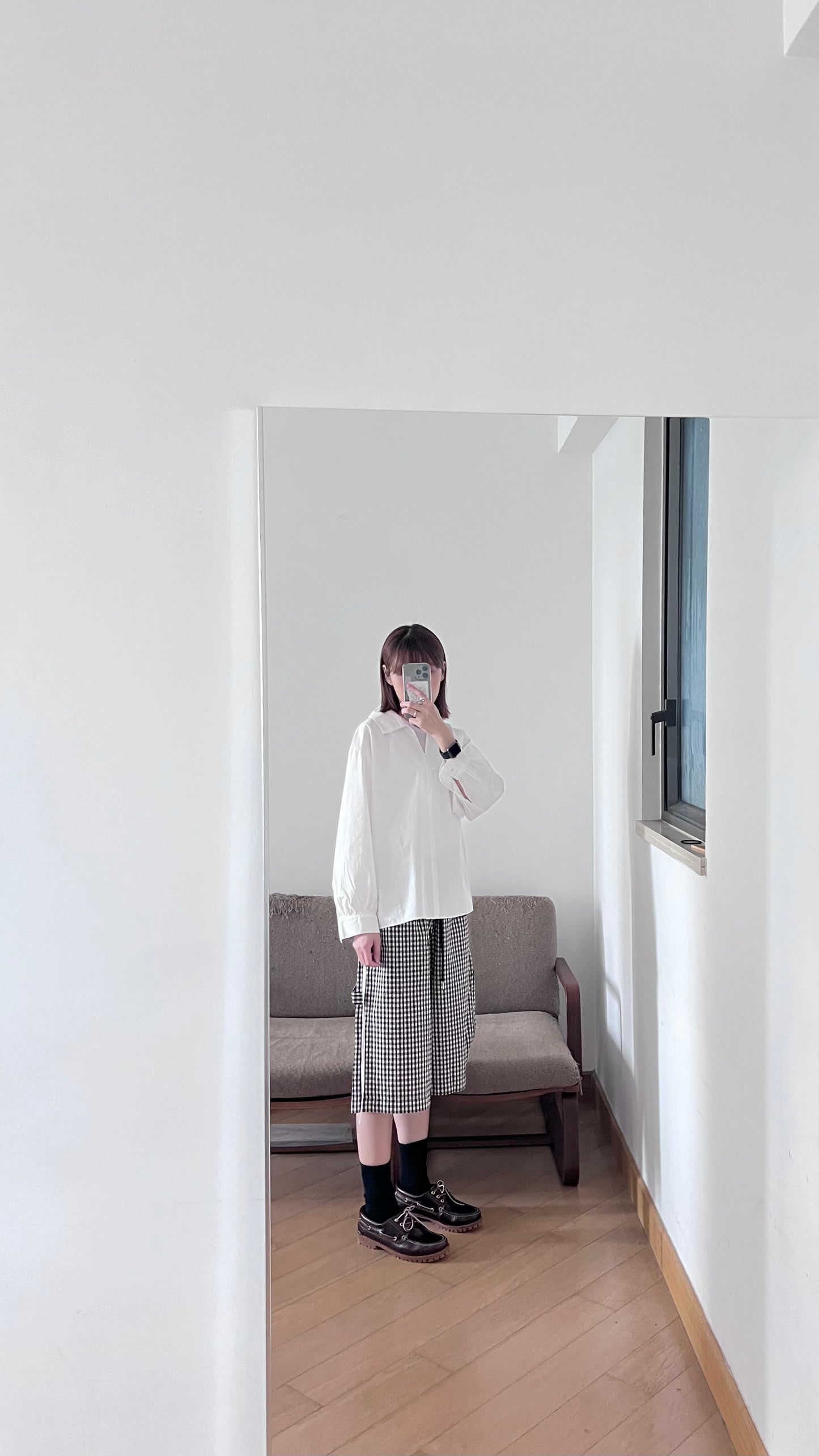 light v-neck shirt in white