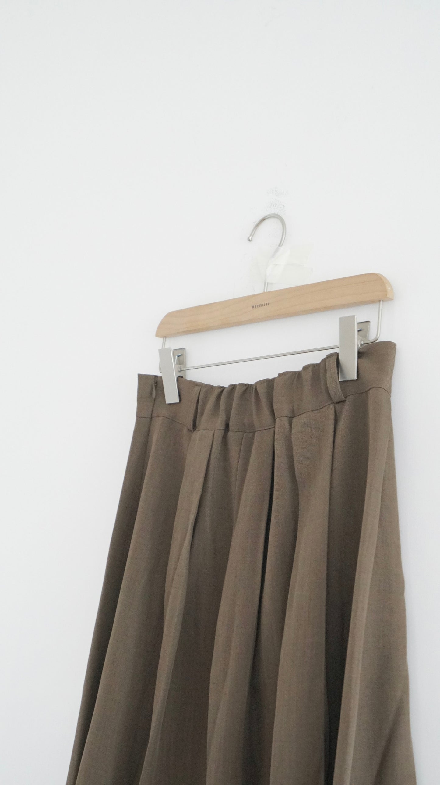 causal pleated knee-length skirt in khaki (pre-order)