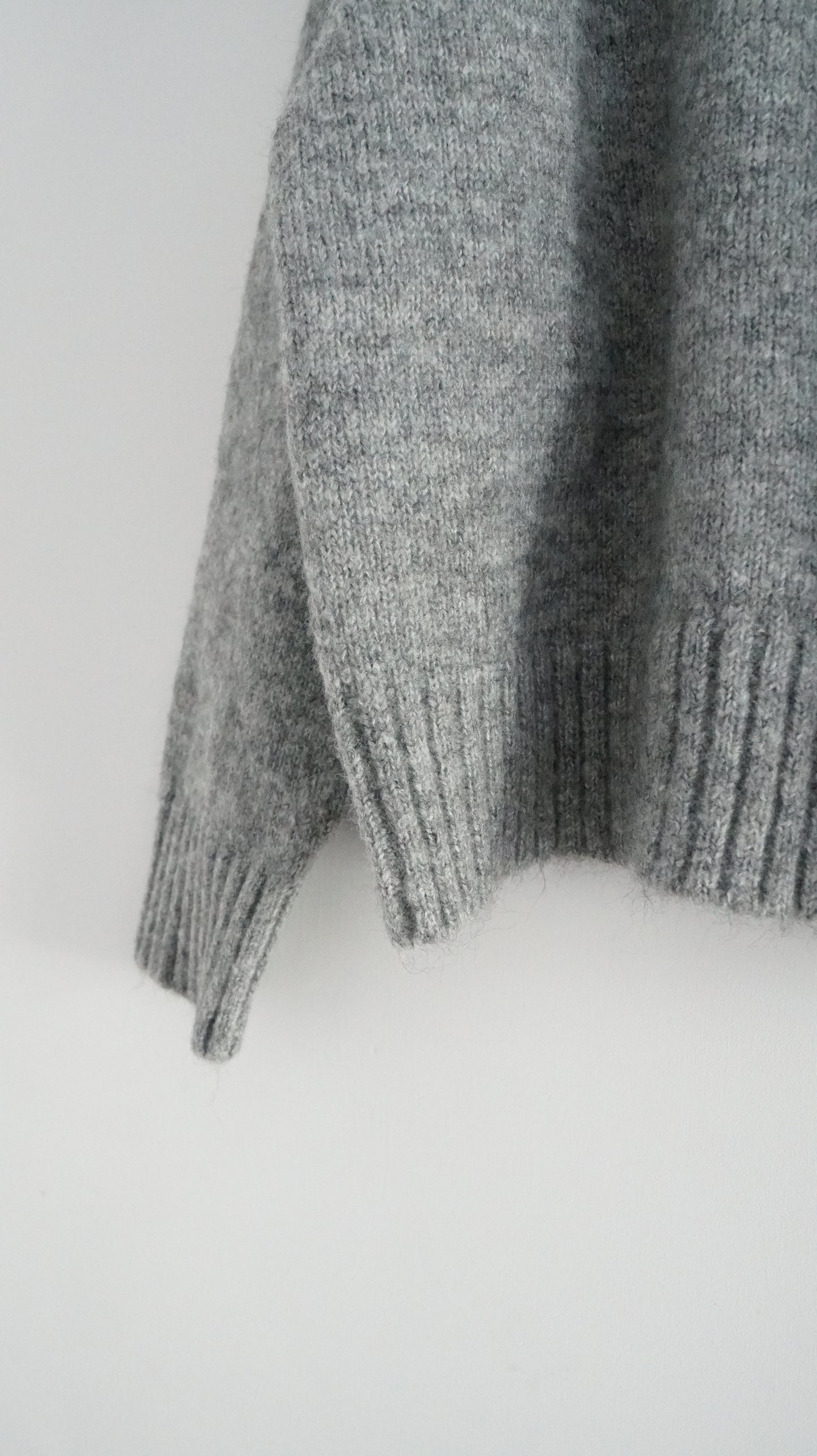 classic hign-end cardigan in grey (pre-order)