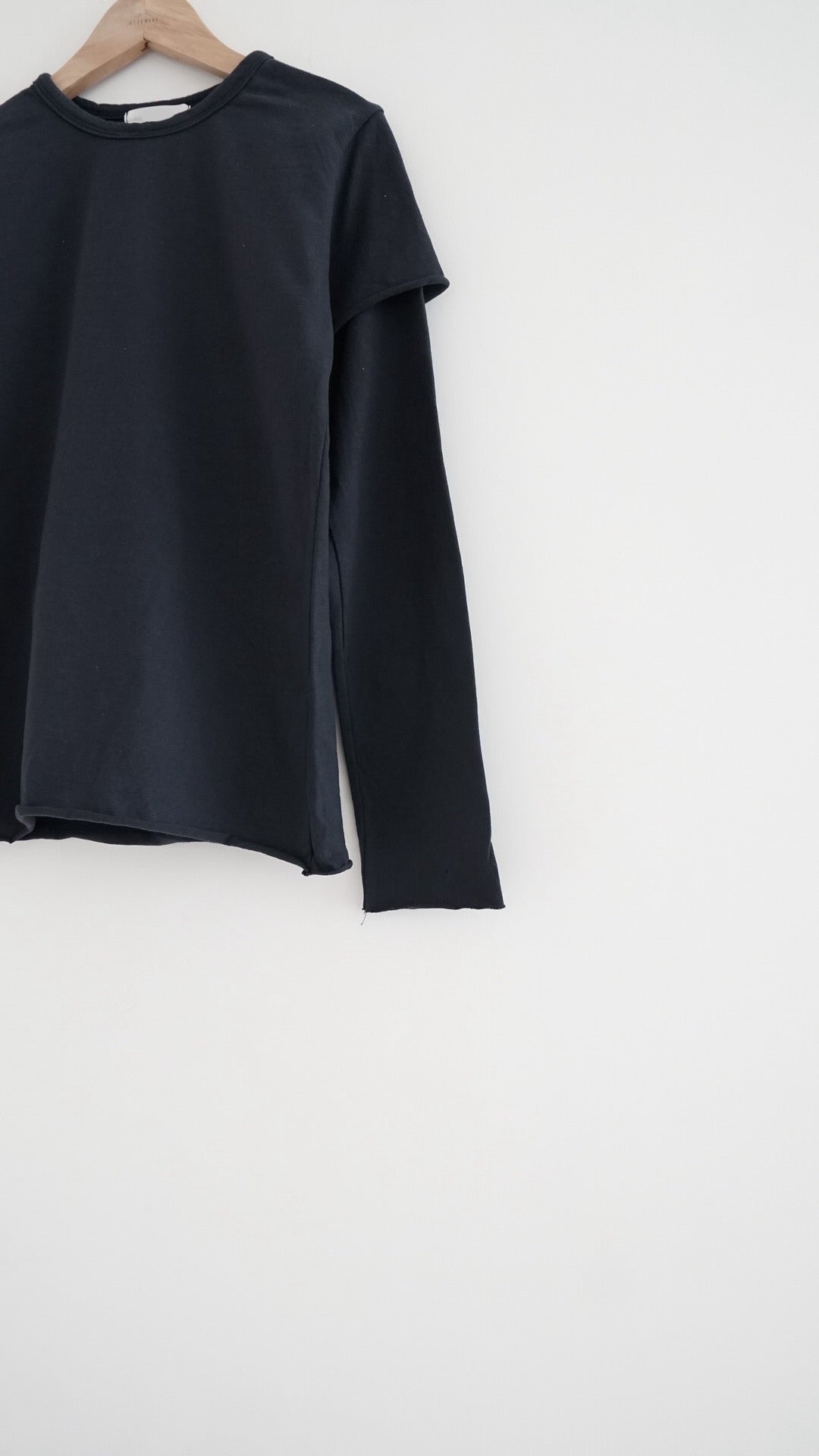 faye layered trim tee in navy (pre-order)