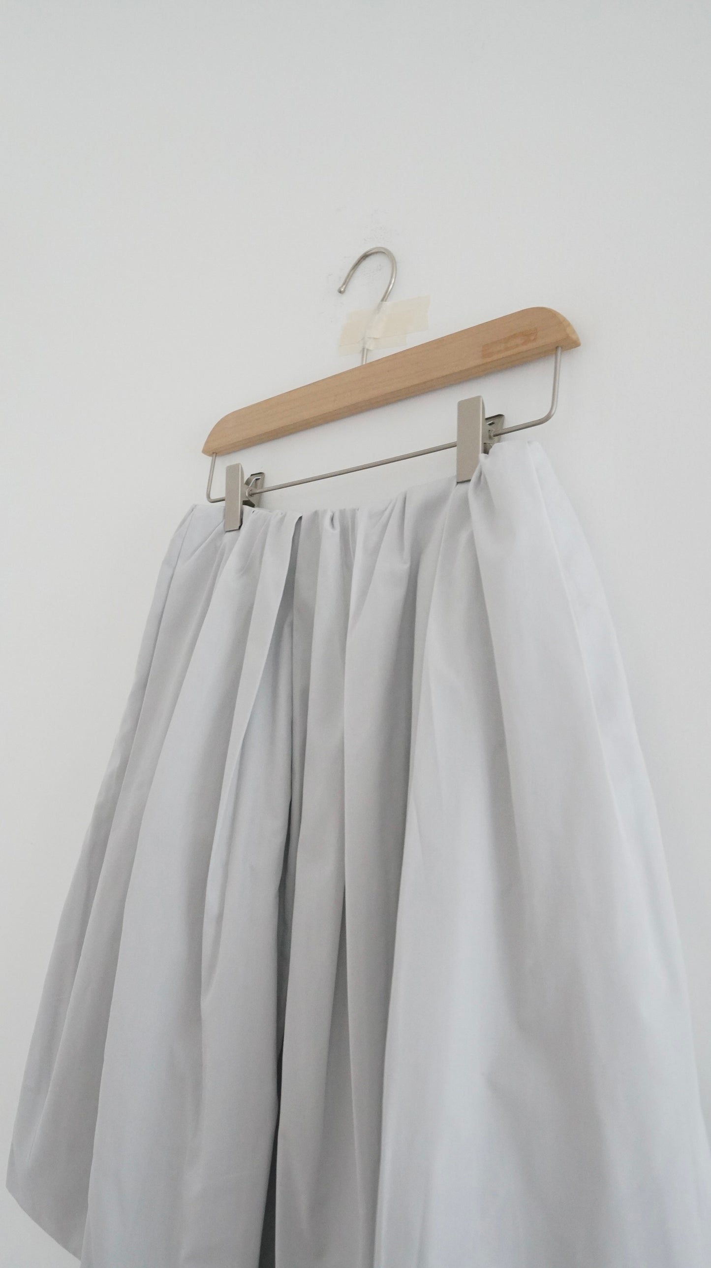 meri skirt in light grey ( pre-order )