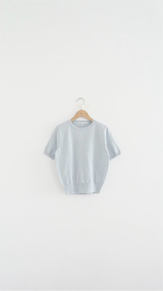 classic light knit top in baby-blue