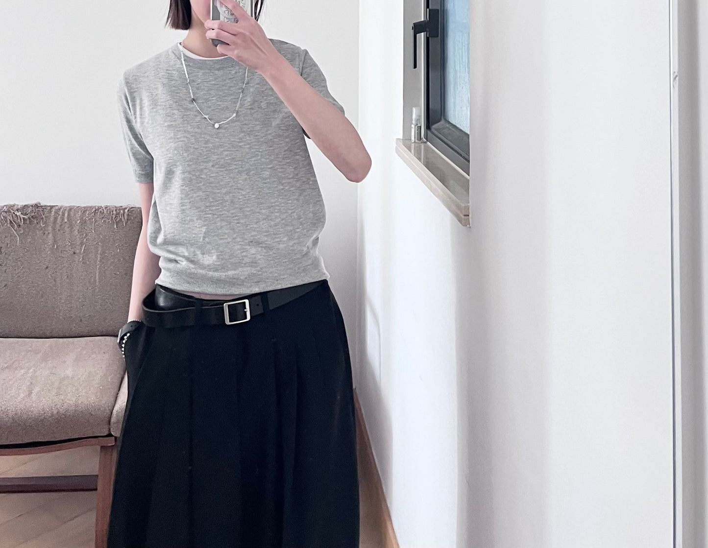 classic light knit top in grey