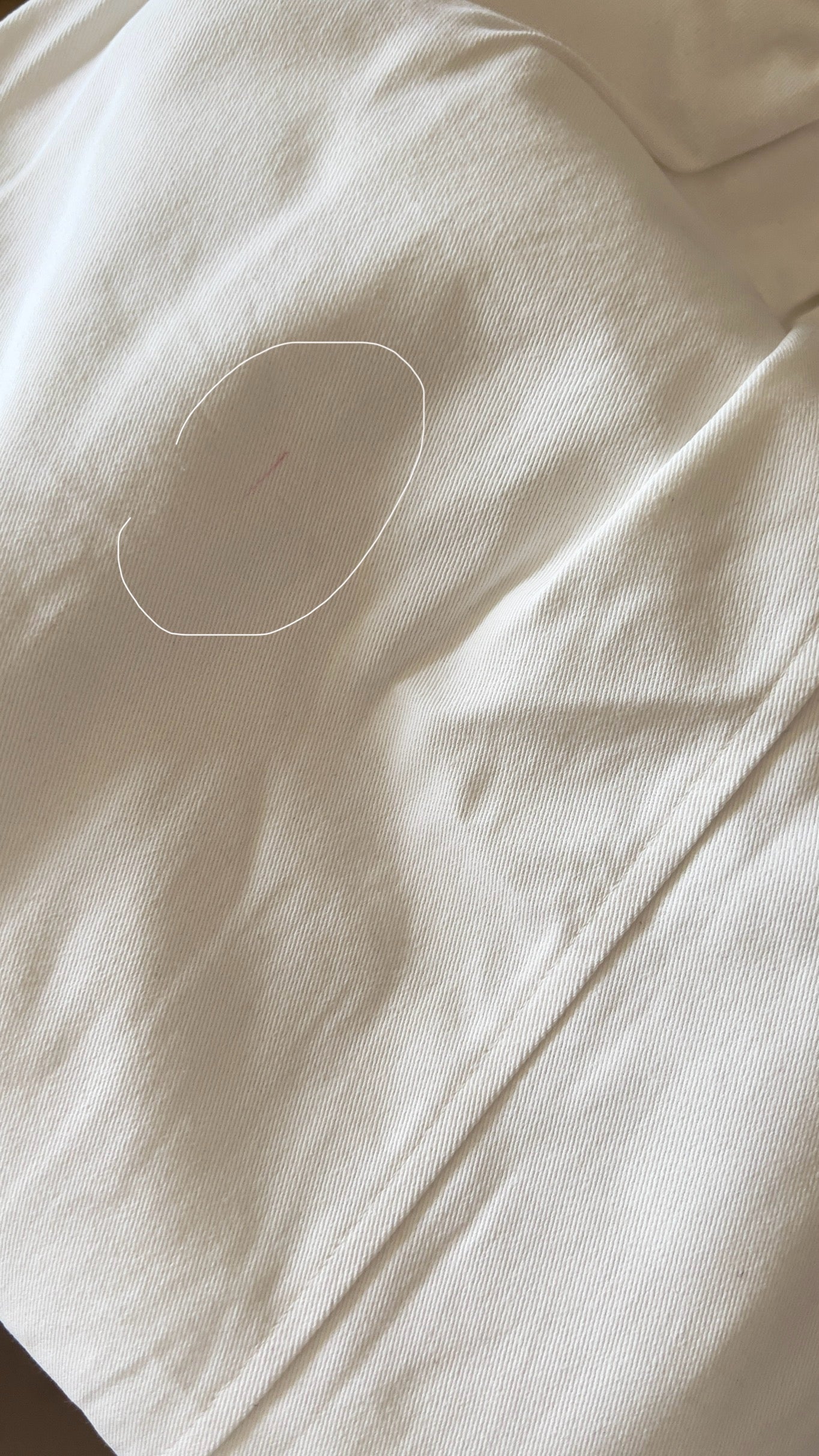 minimalist midi skirt in white (flawed)