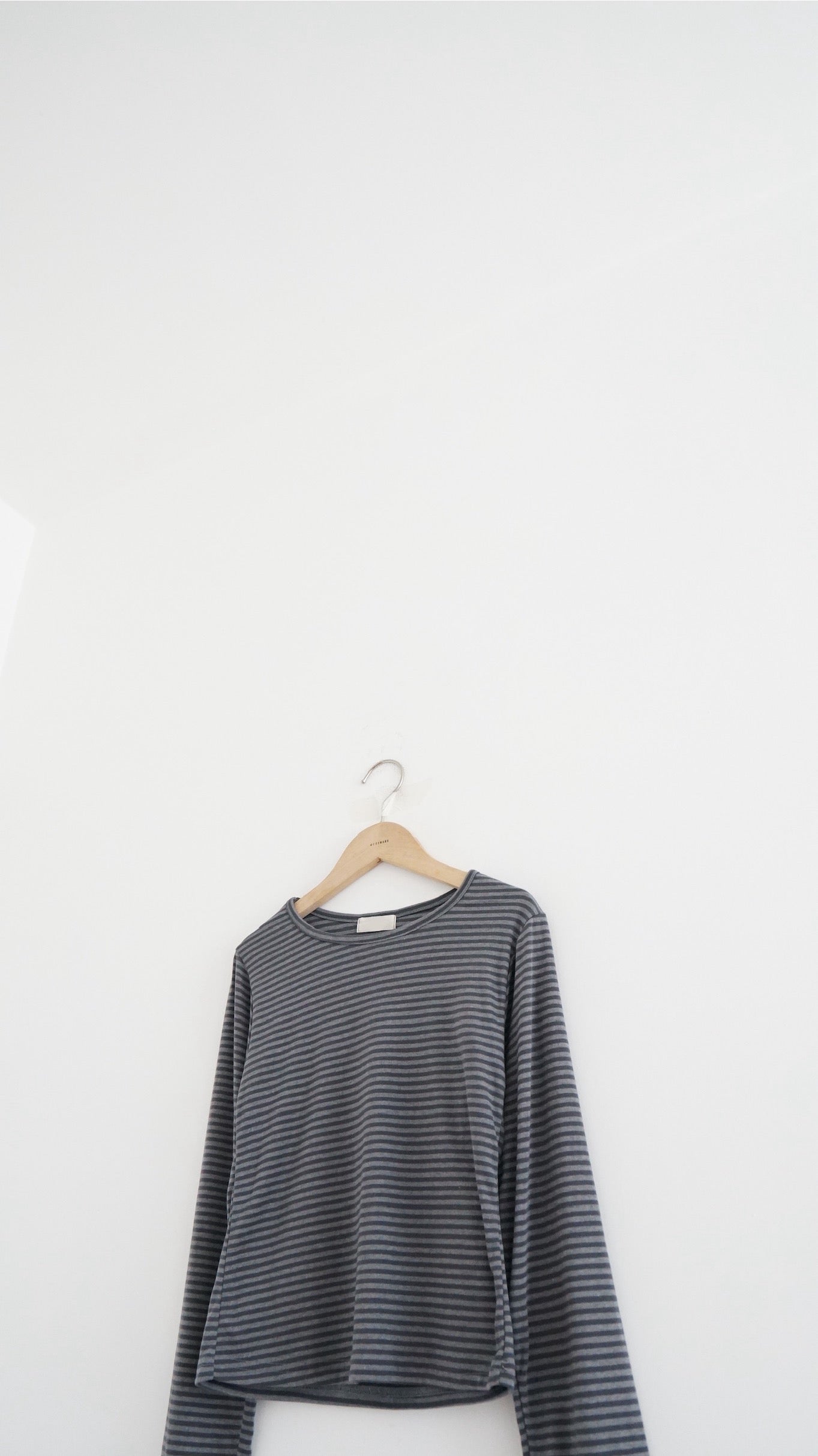 striped soft fit tee in grey (pre-order)