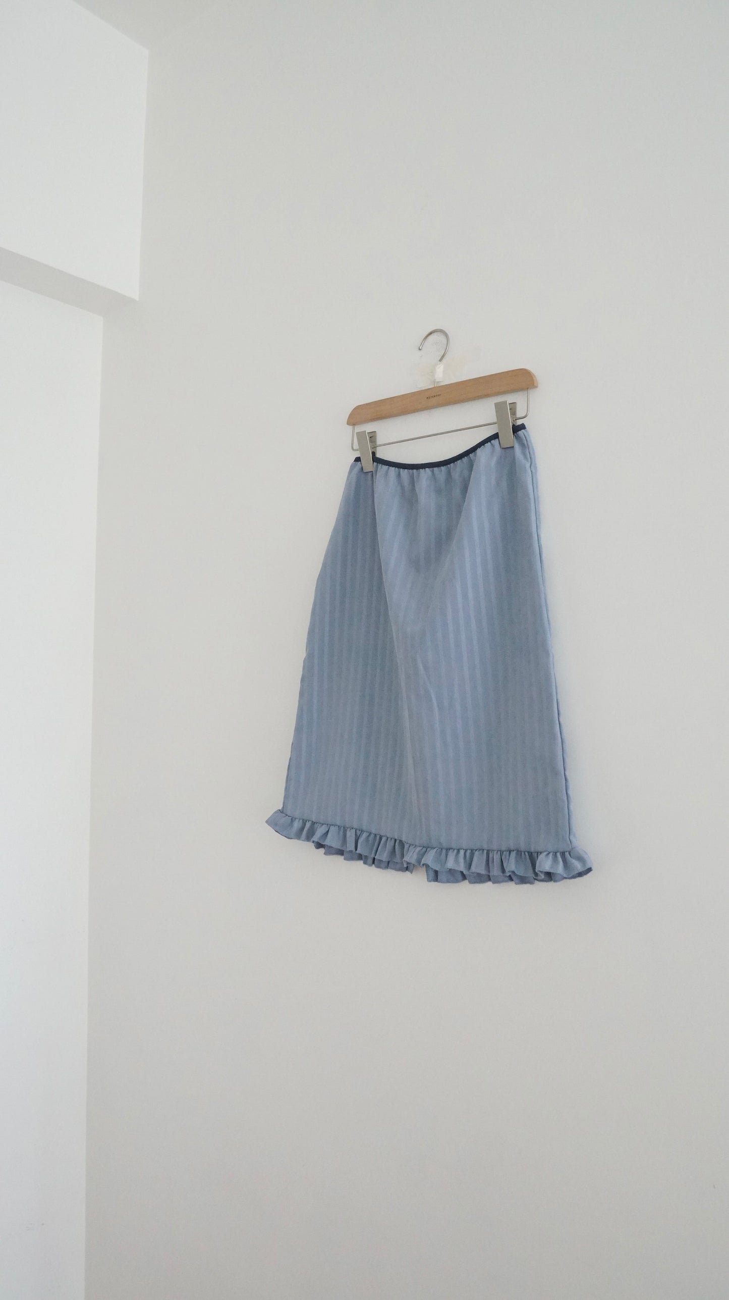 ruffles pleated knee-length striped skirt in baby-blue