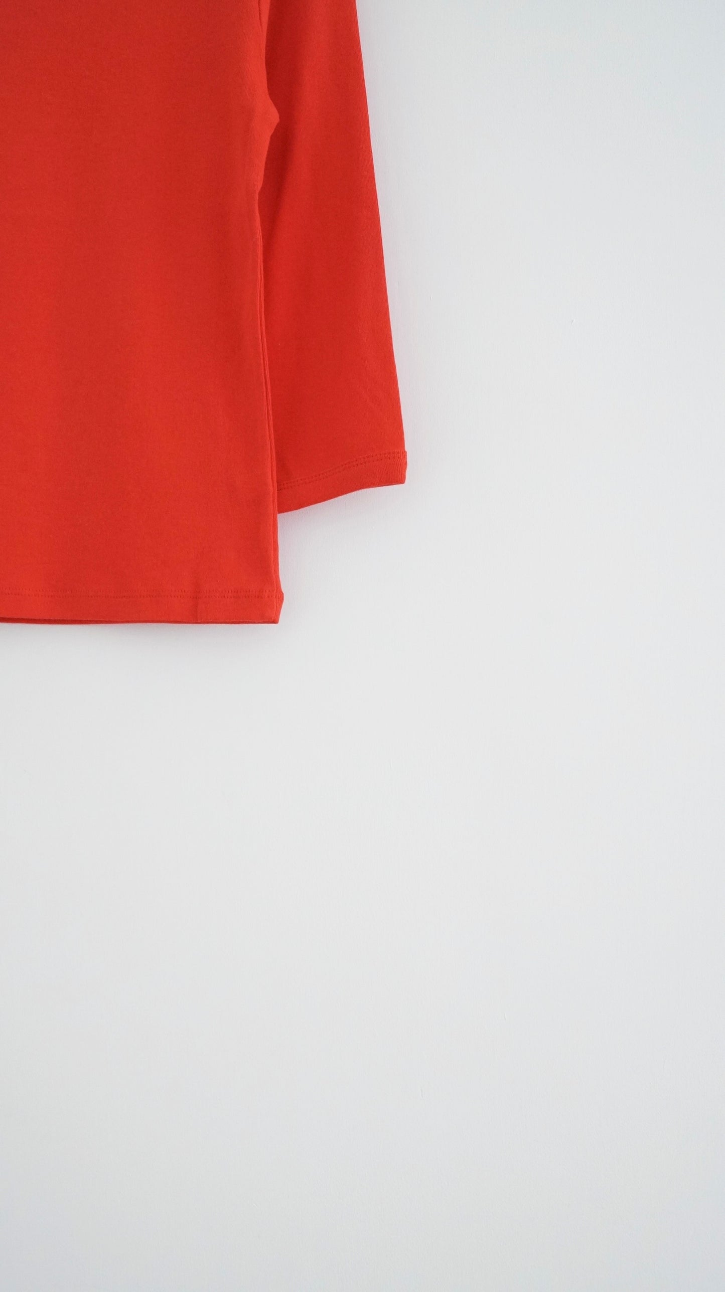 everyday mid-sleeve tee in red