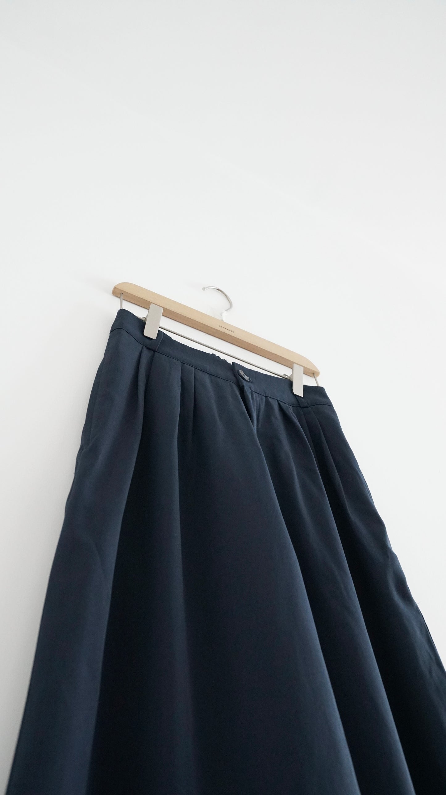 lily pleated tailor pants in navy