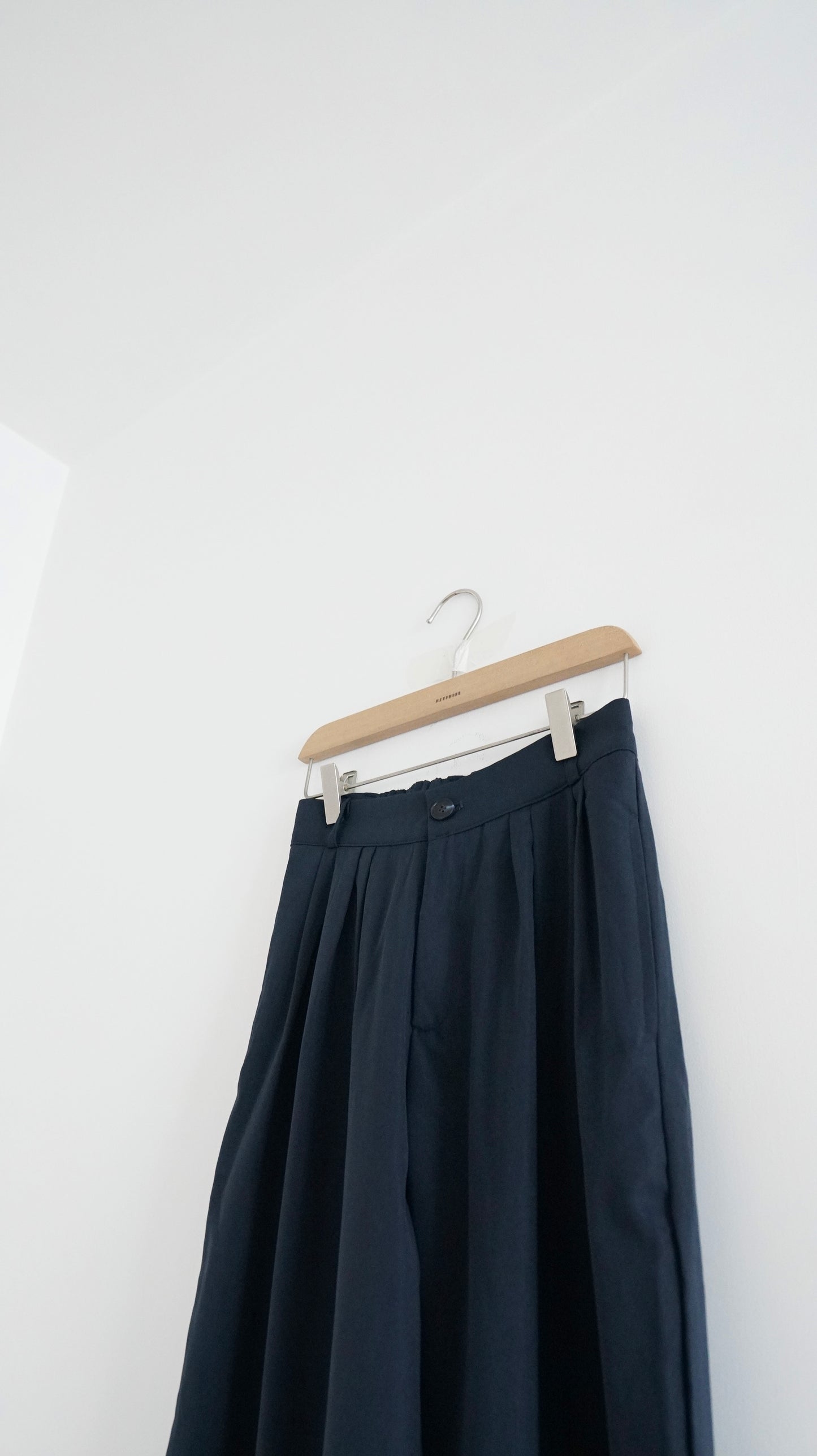 lily pleated tailor pants in navy