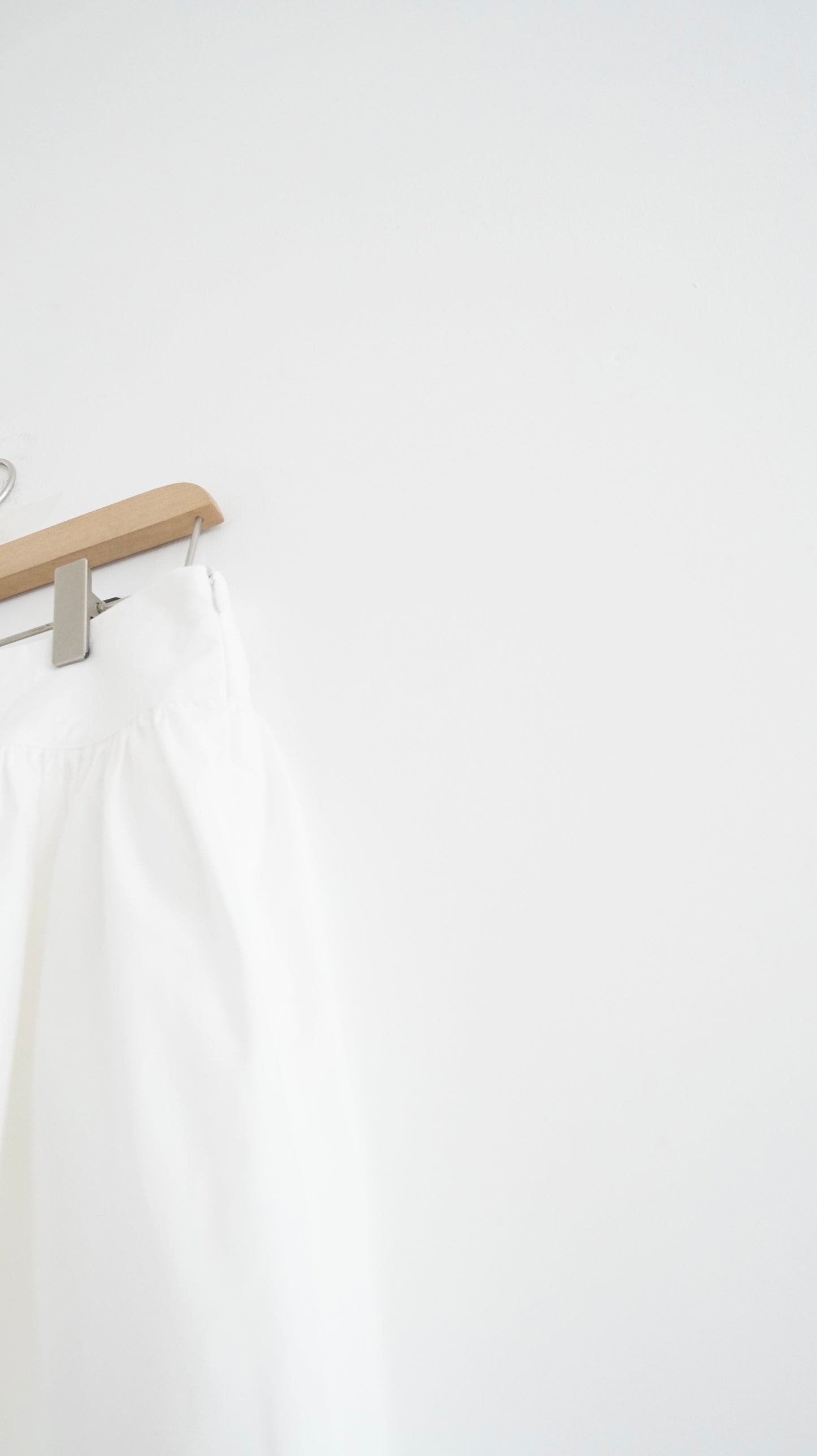 pure form skirt in white (pre-order)