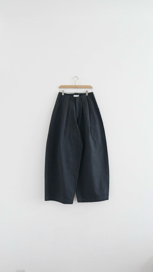 cocoon pleat trousers in charcoal (pre-order)