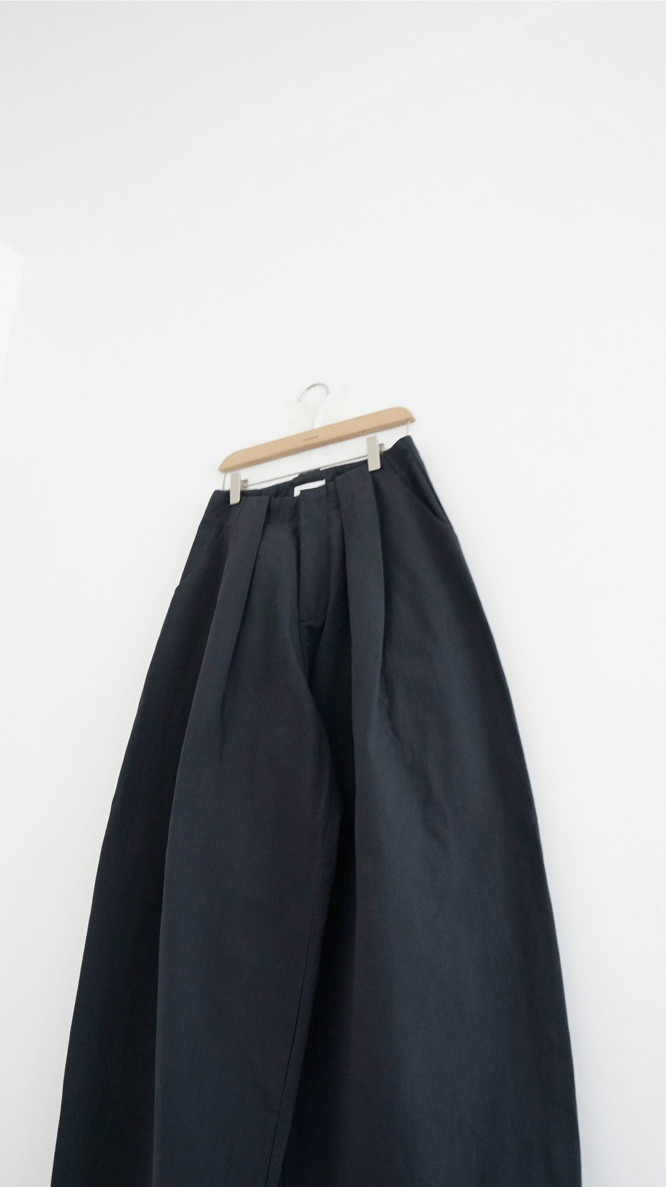 cocoon pleat trousers in charcoal (pre-order)